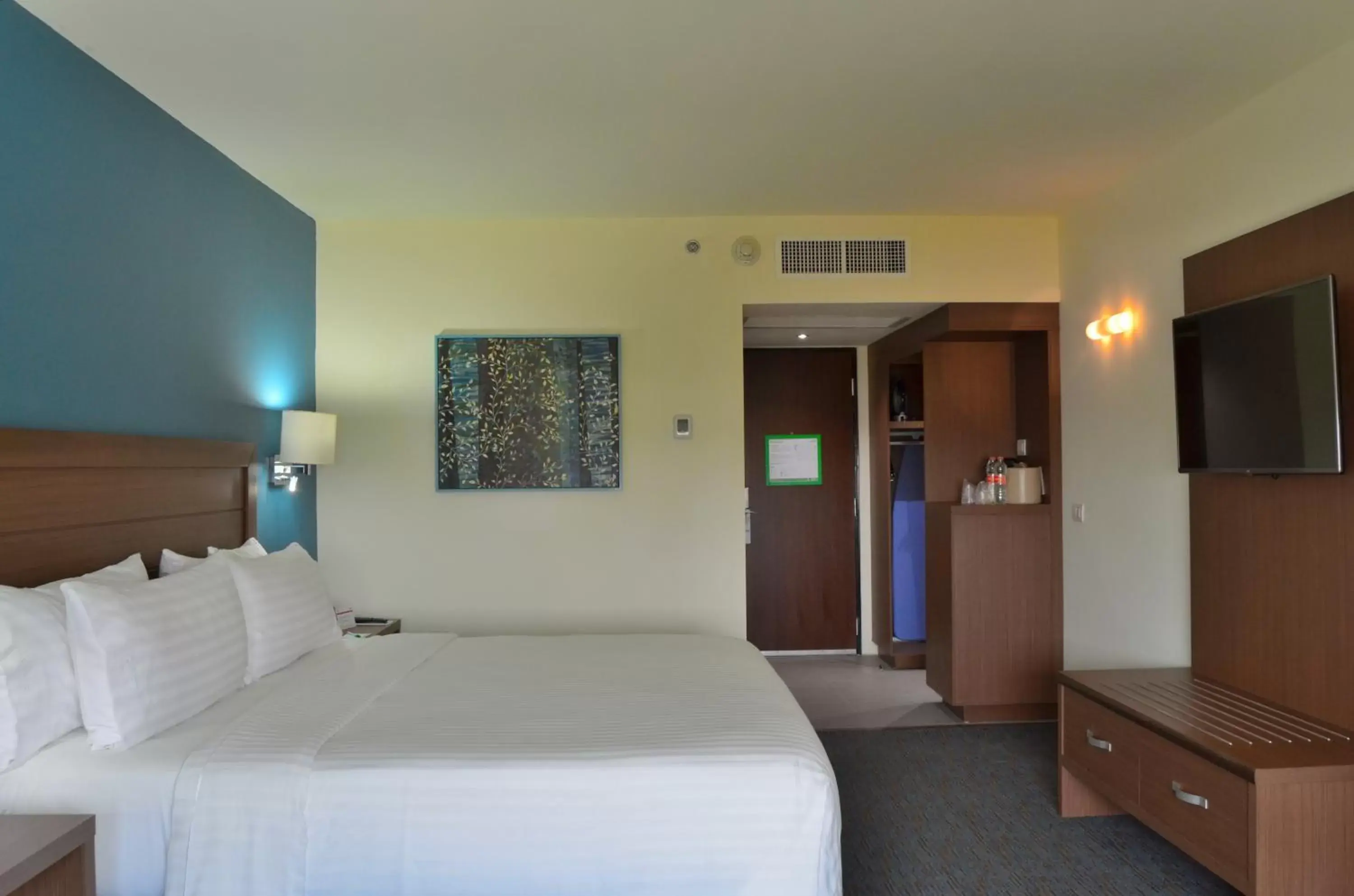 Bedroom, Bed in Holiday Inn Guadalajara Expo Plaza del Sol by IHG Bedroom, Bed in Holiday Inn Guadalajara Expo Plaza del Sol by IHG