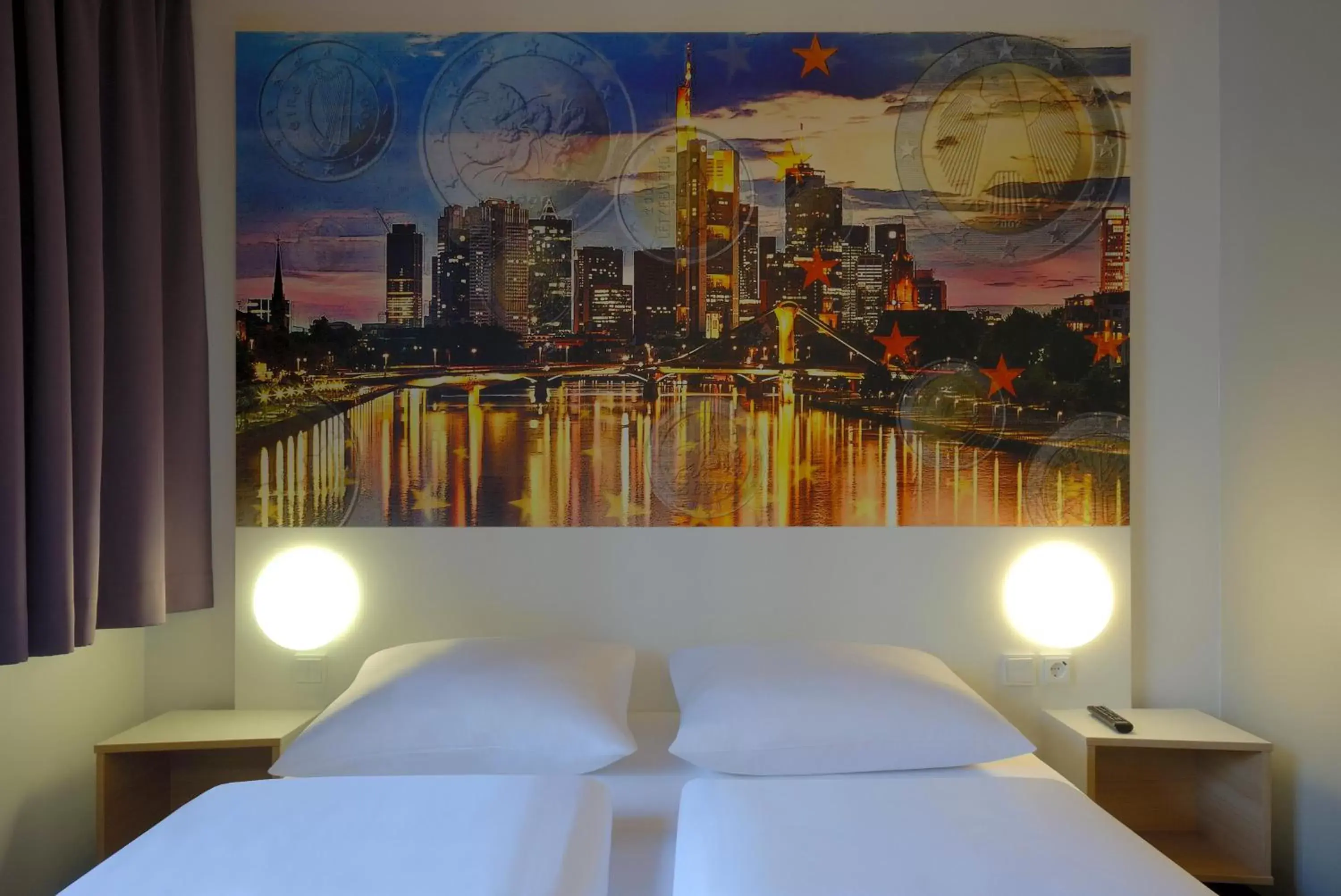 Photo of the whole room, Bed in B&B Hotel Frankfurt City-Ost