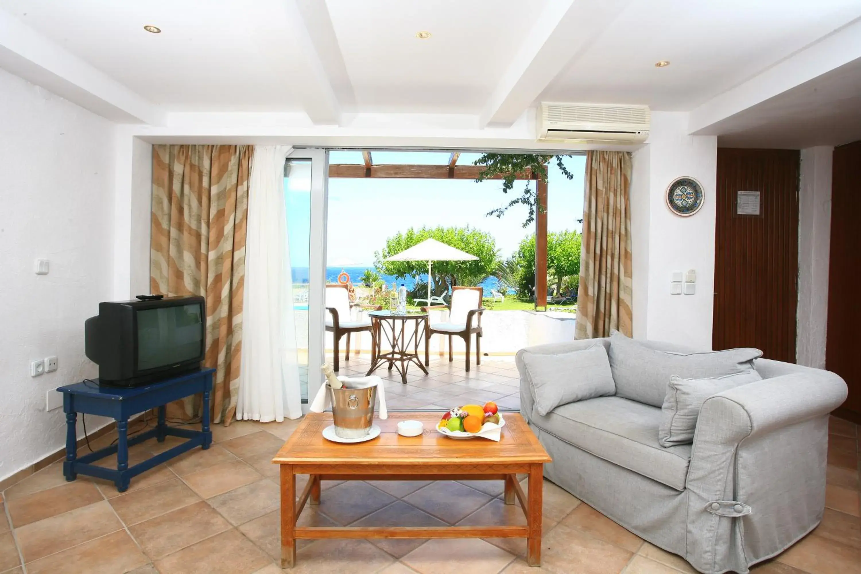 Balcony/Terrace, Seating Area in Istron Bay Hotel