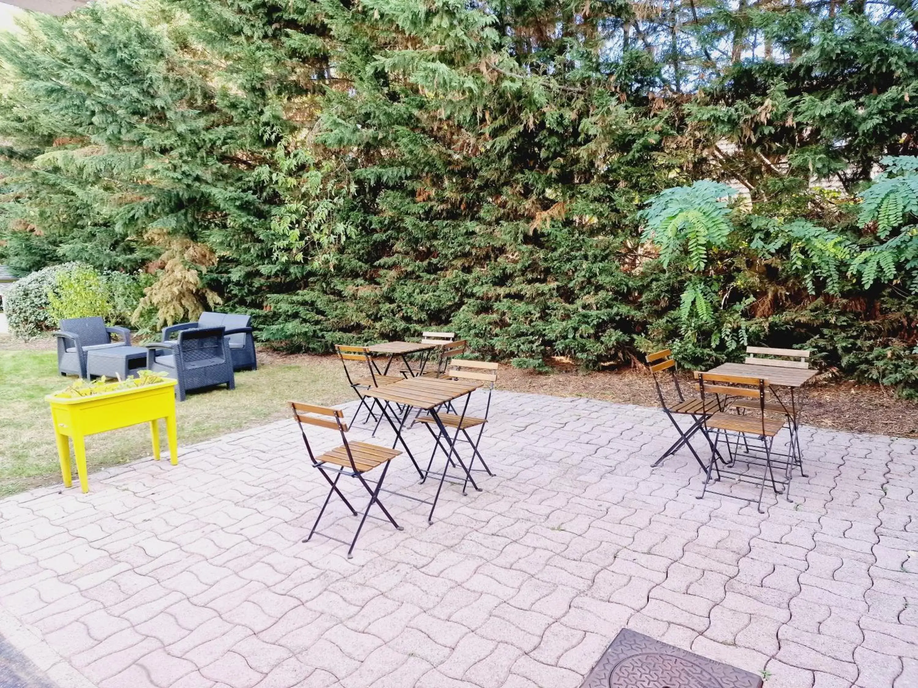 Patio in B&B HOTEL Corbeil-Essonnes