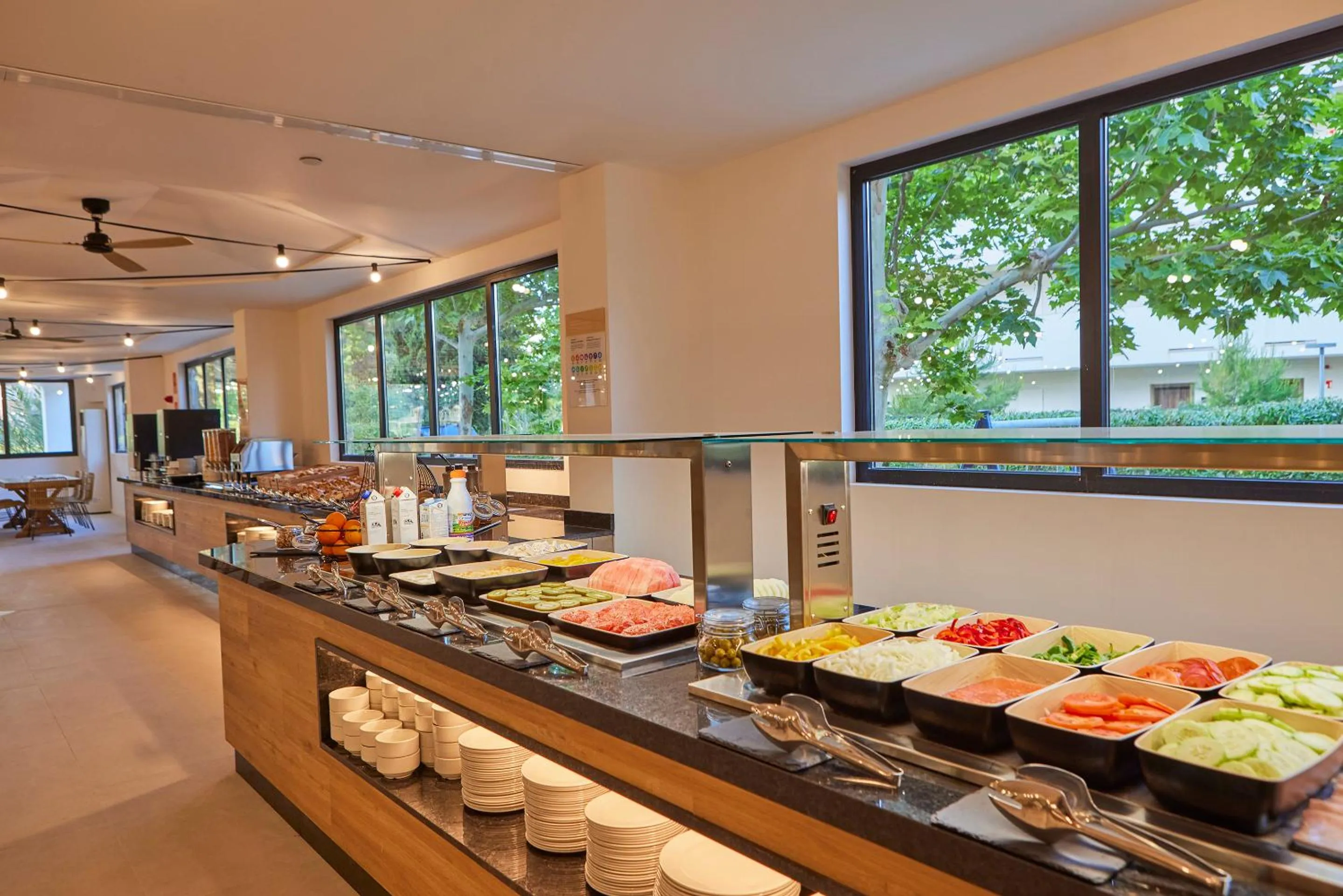 Food and drinks in tent Palmanova