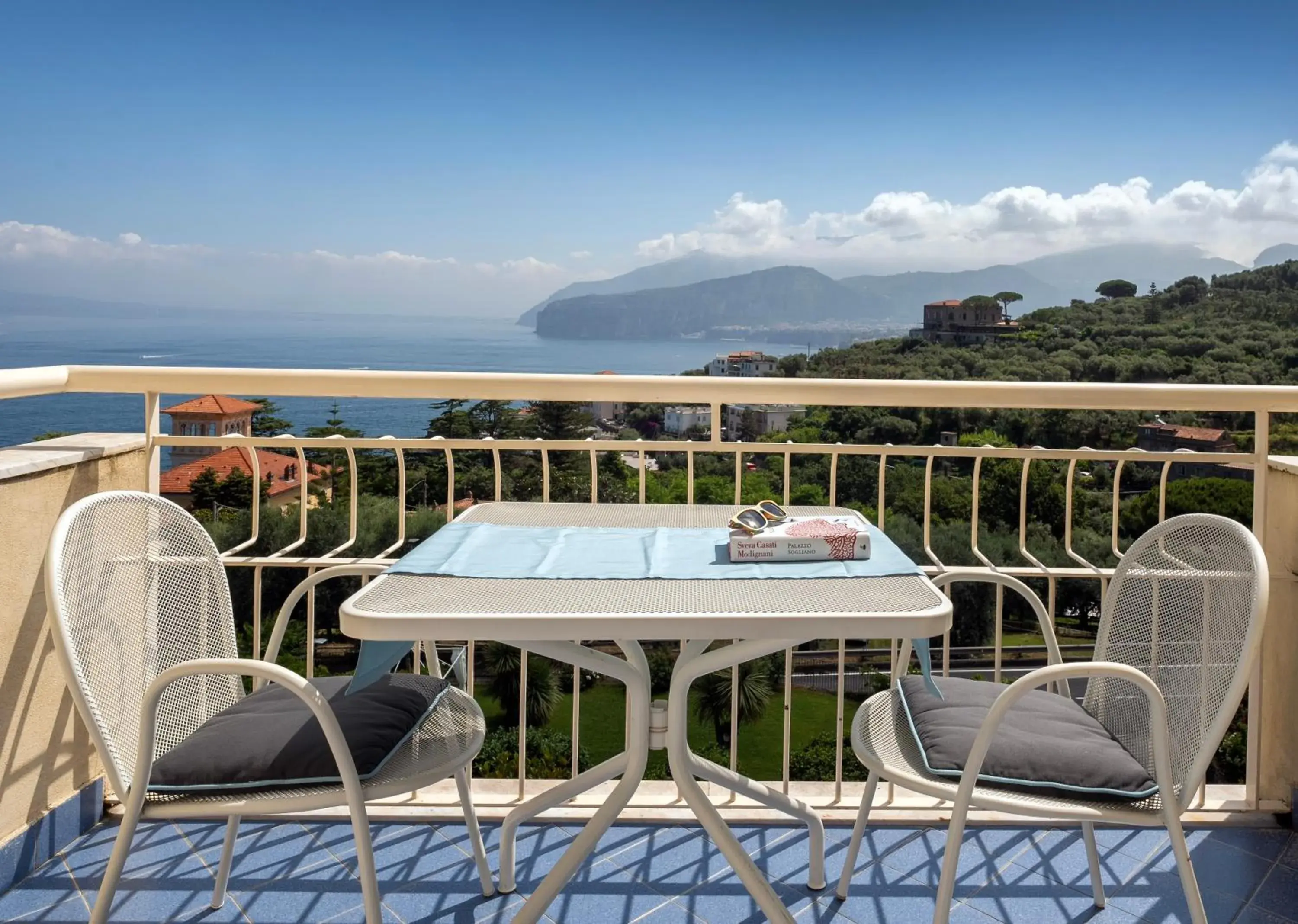 Balcony/Terrace in Hotel Grand Vesuvio