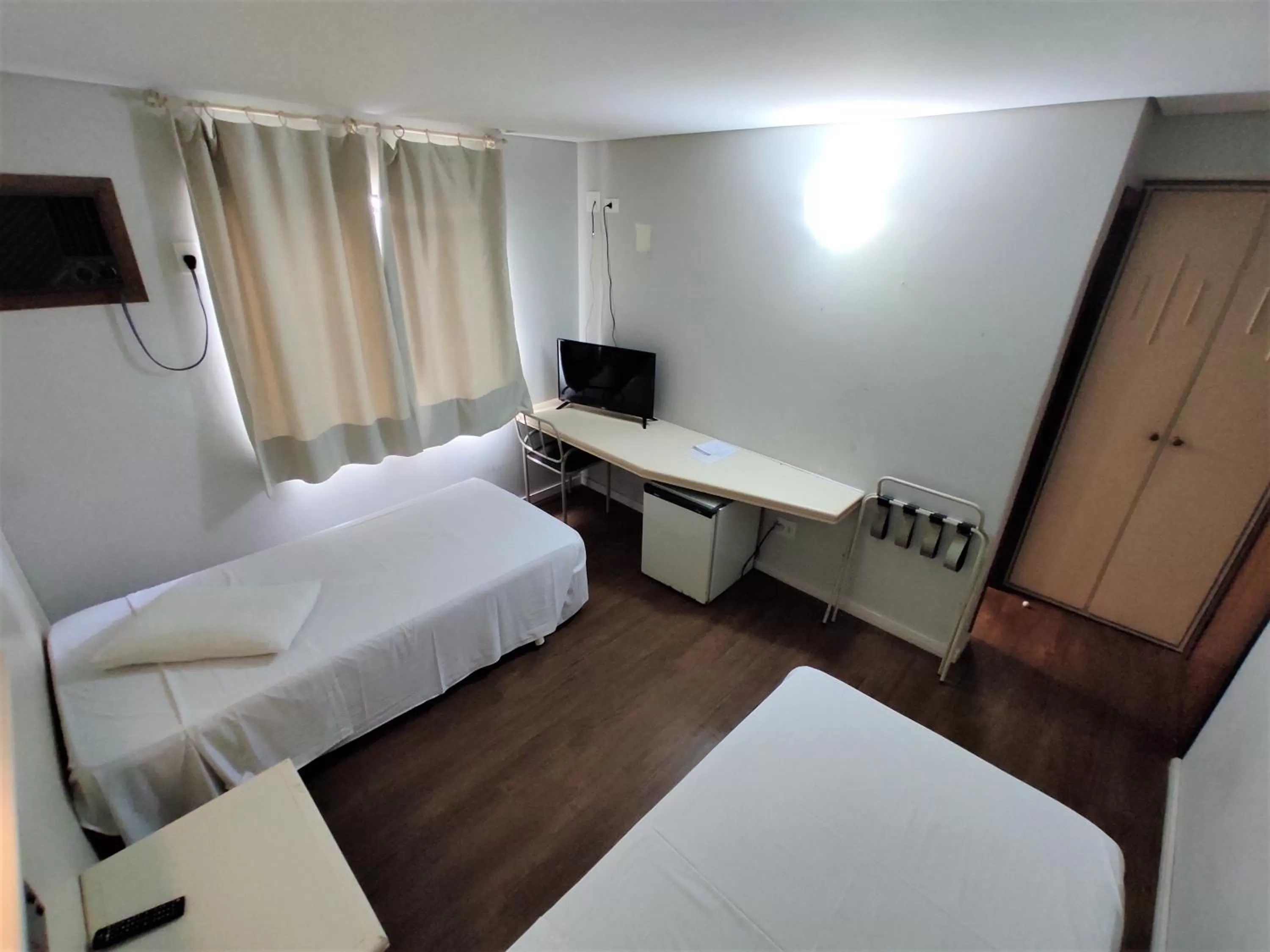 Bedroom, Bed in Granville Hotel