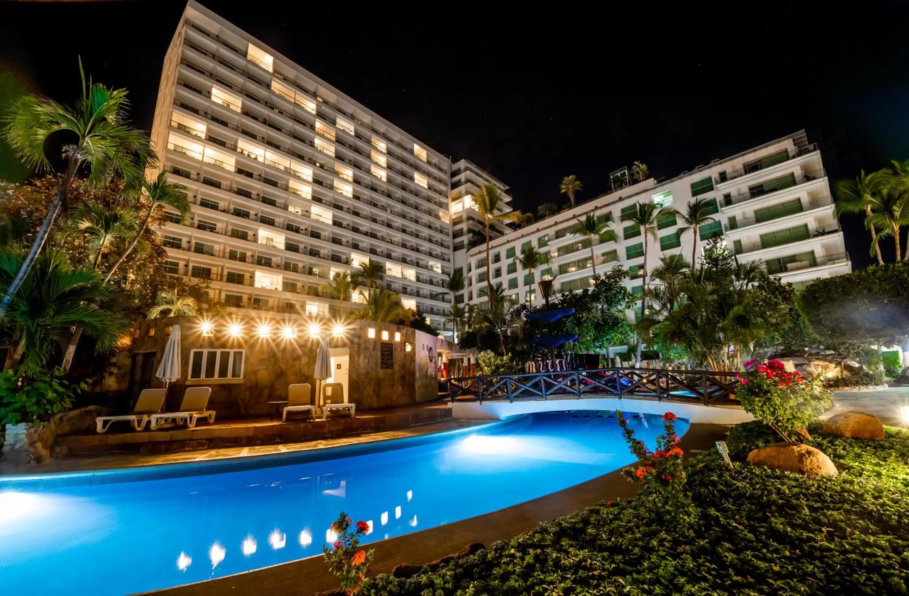 Property building in Emporio Acapulco