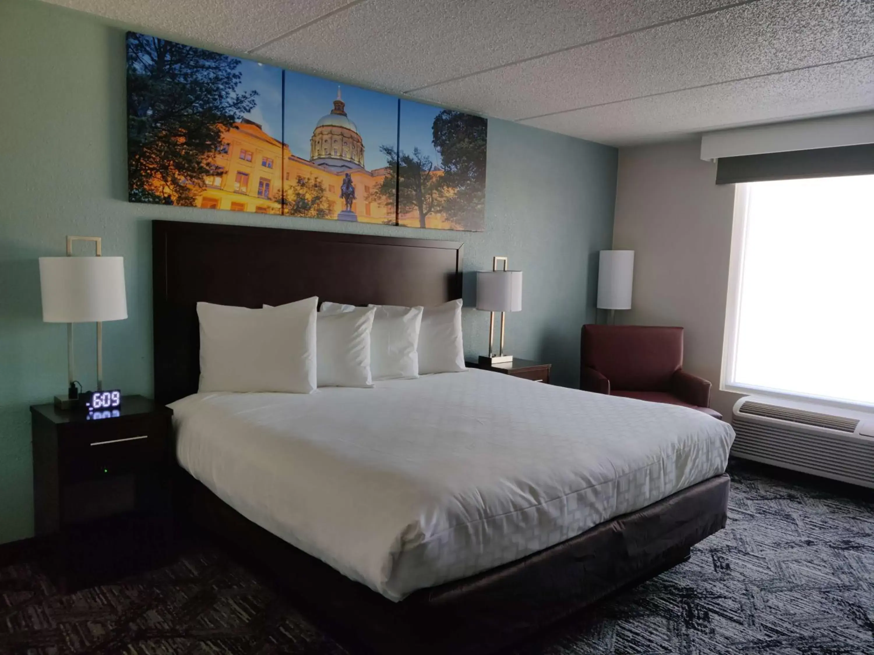 Bedroom, Bed in Best Western Atlanta Cumberland Galleria Hotel