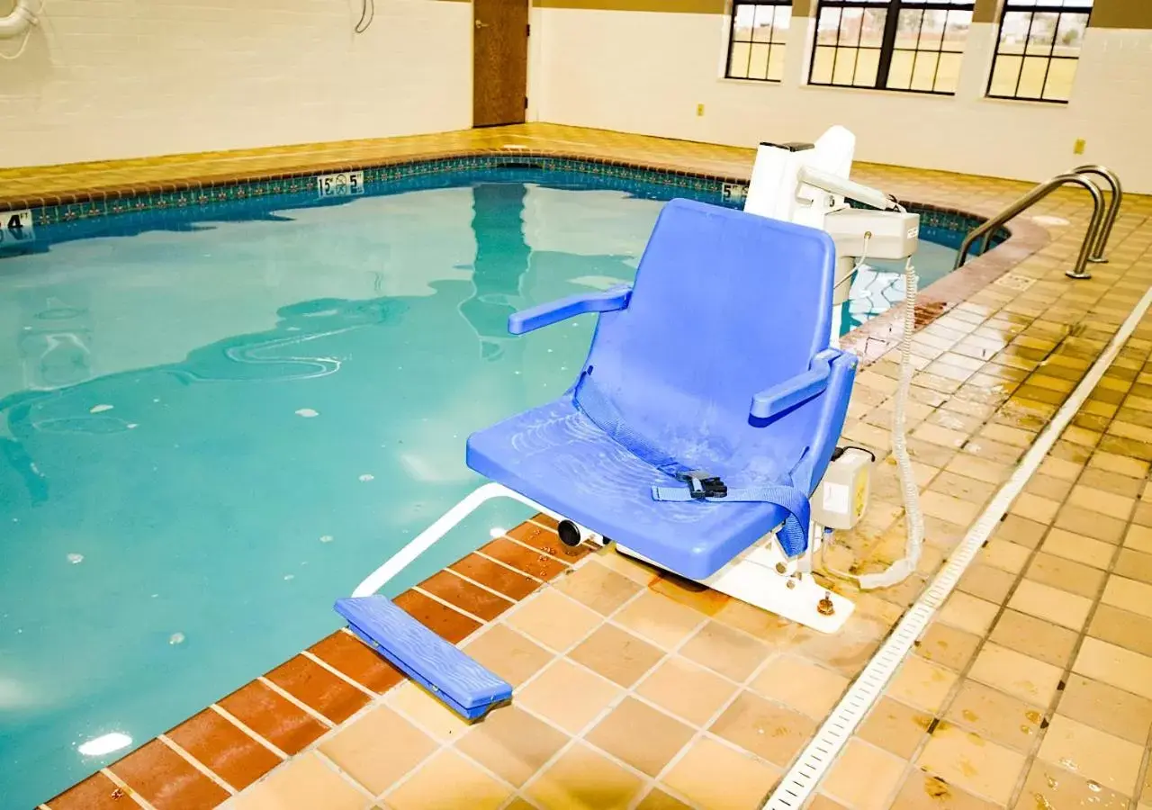 Swimming Pool in Super 8 by Wyndham Searcy AR