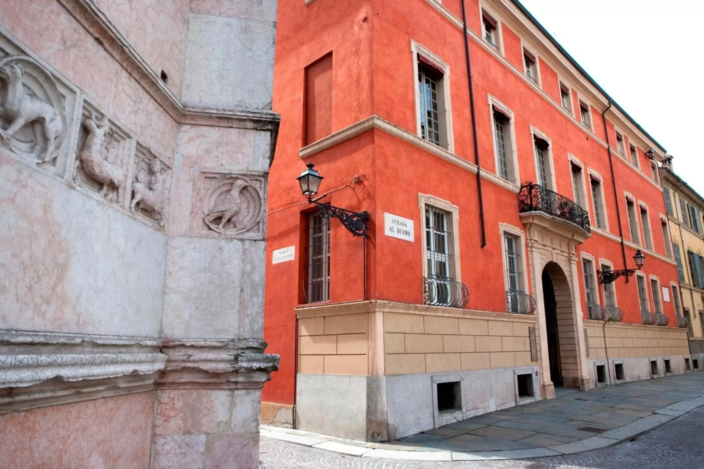 Facade/entrance, Property Building in Palazzo Dalla Rosa Prati