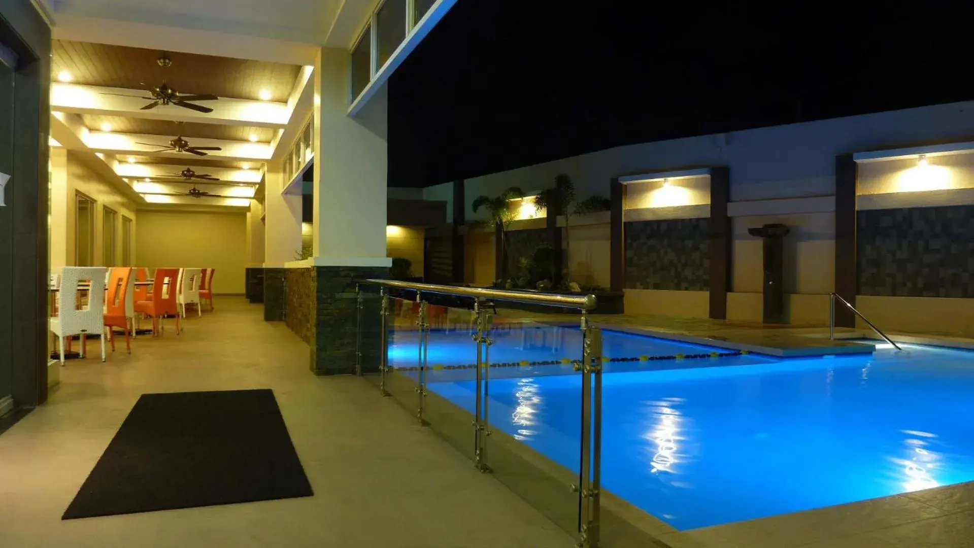 Night, Swimming Pool in Circle Inn - Iloilo City Center