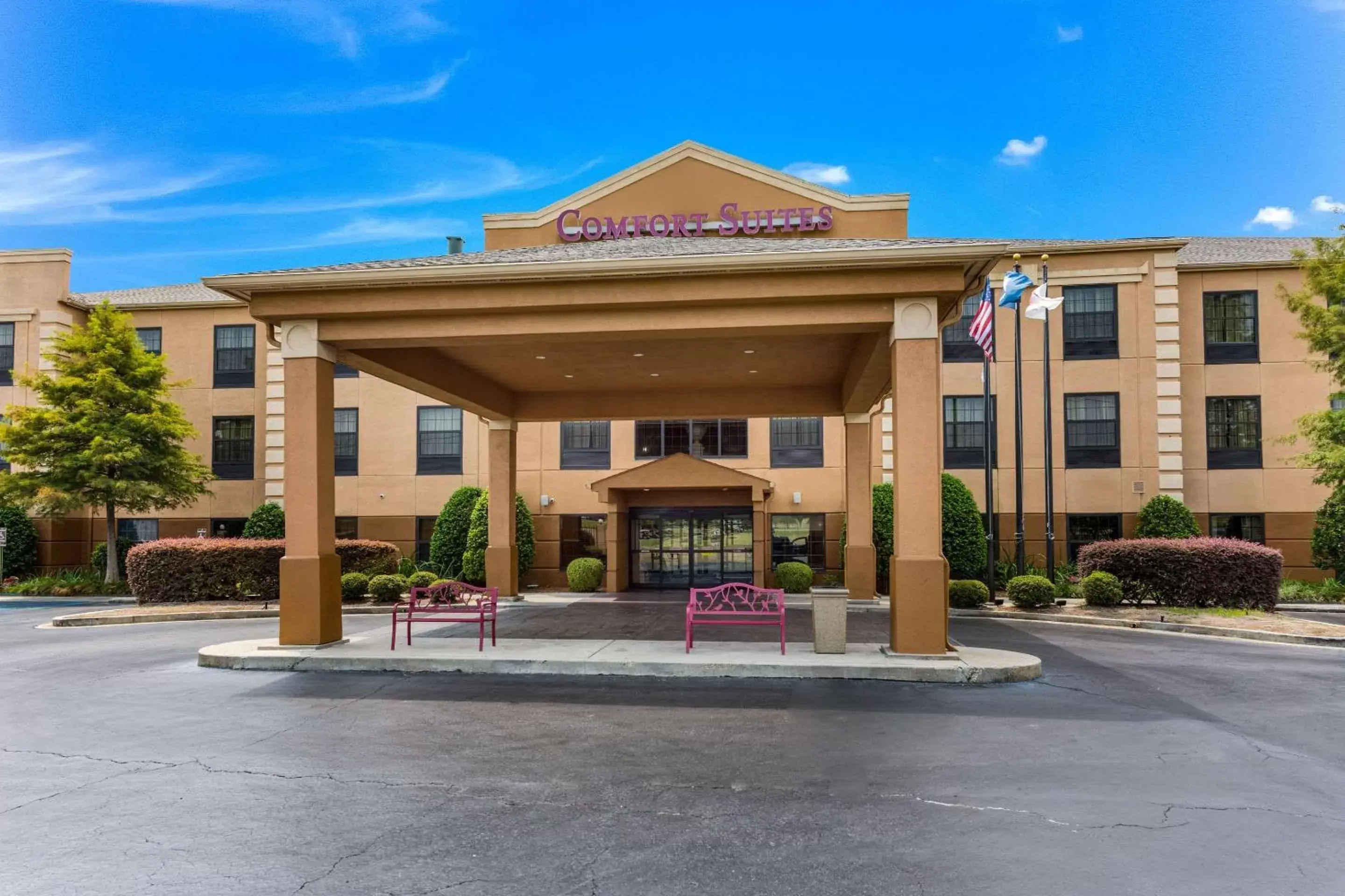 Property Building in Comfort Suites Monroe