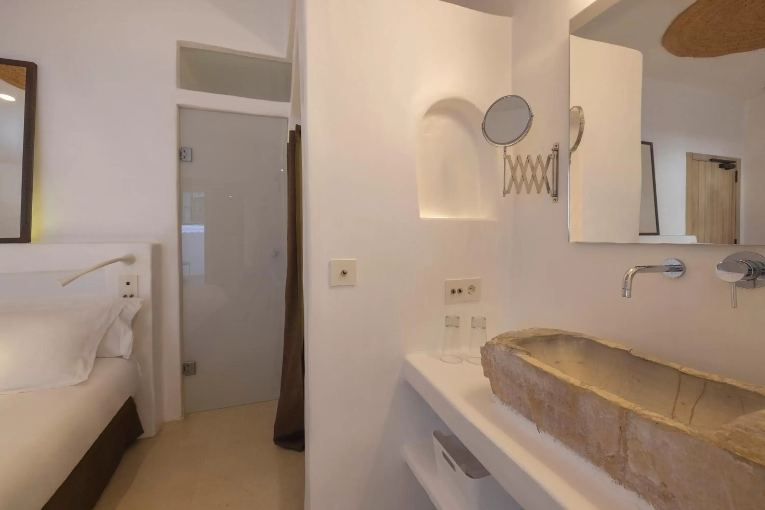 Bedroom, Bathroom in HM Balanguera