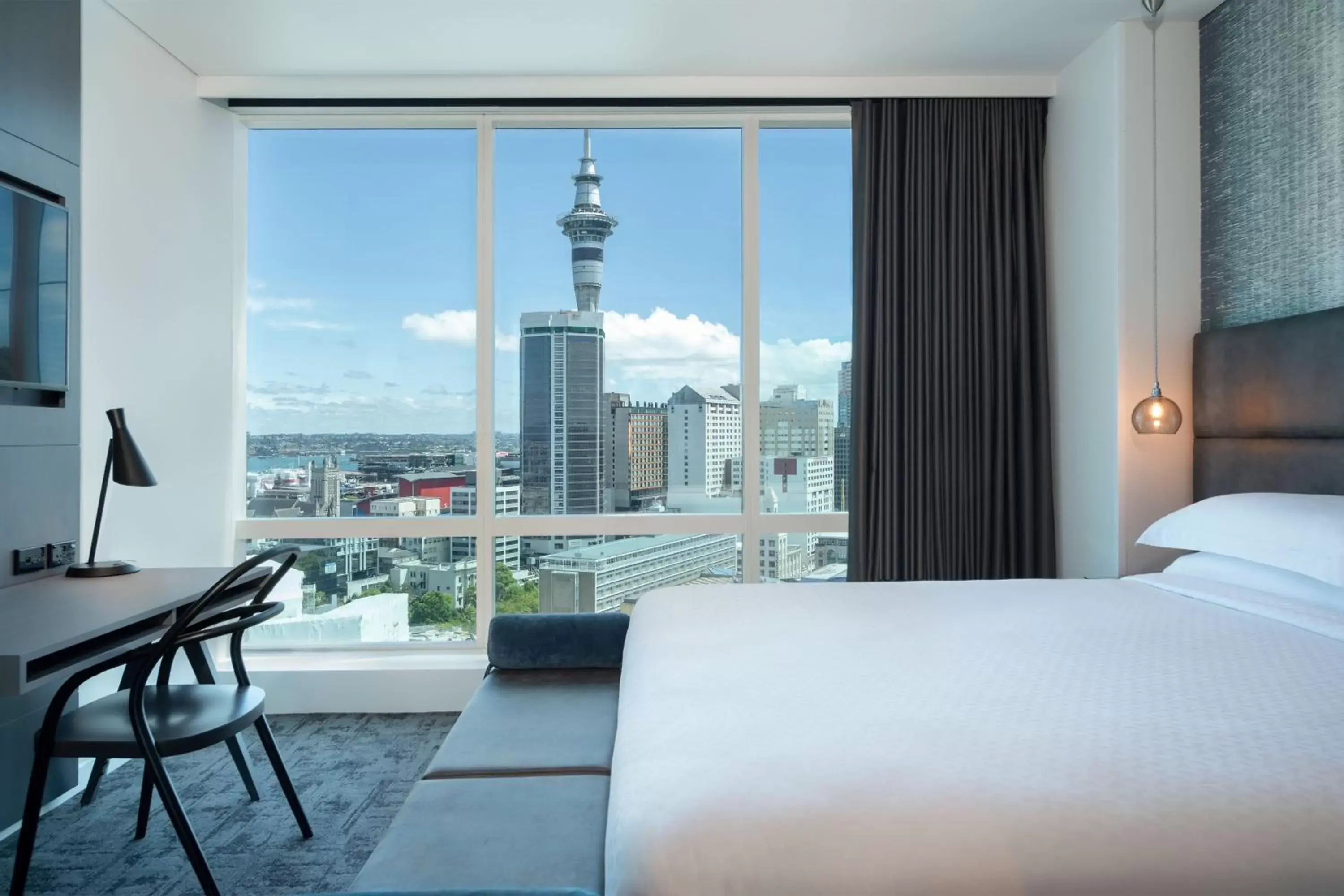 Bedroom in Four Points by Sheraton Auckland