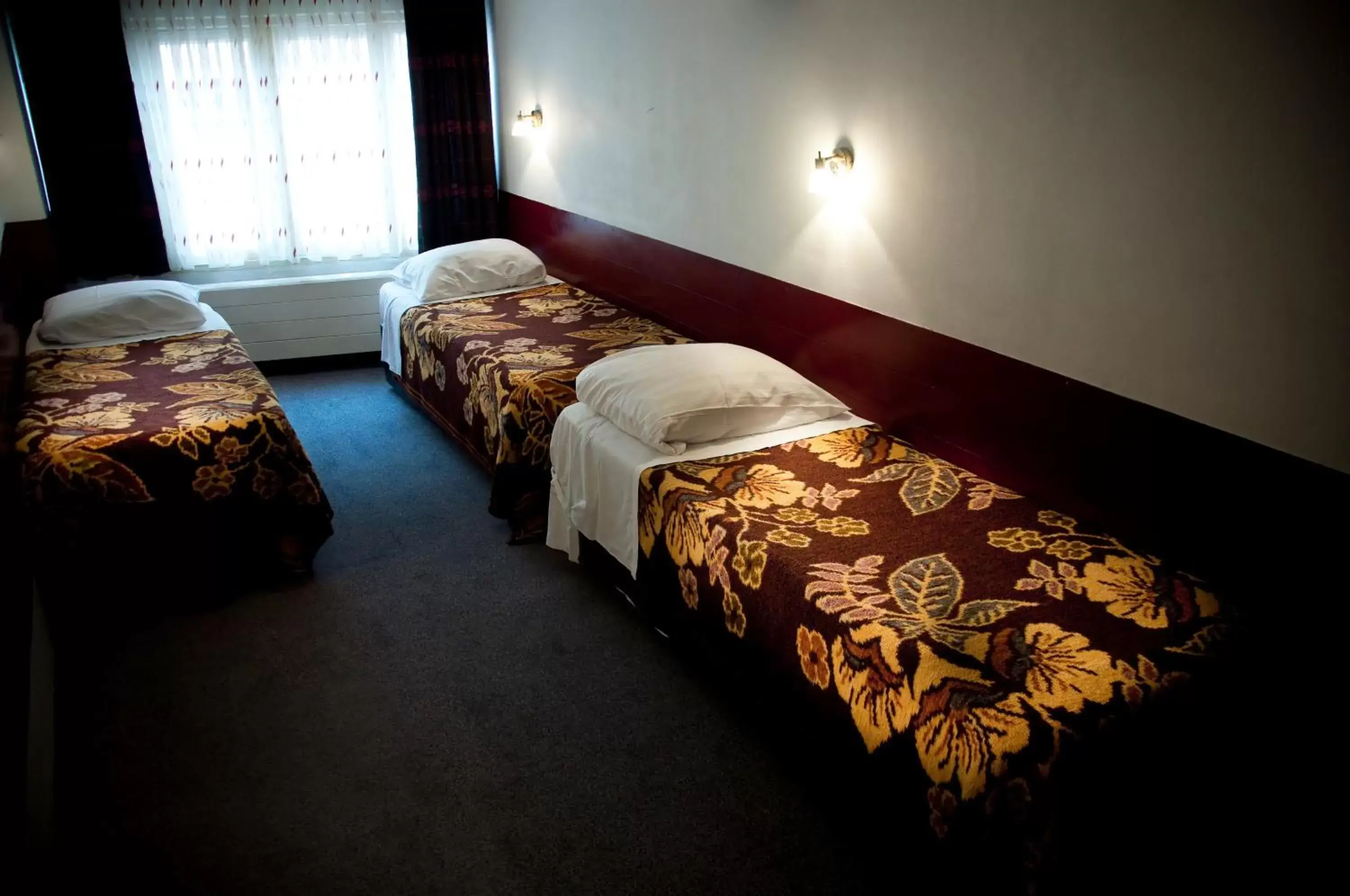 Photo of the whole room, Bed in Budget Hotel Ben