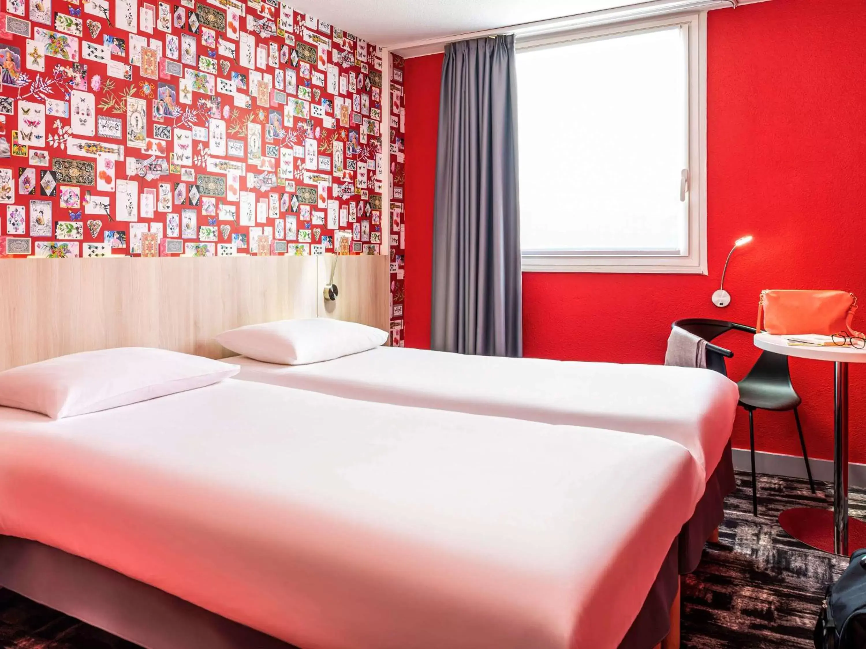 Photo of the whole room, Bed in ibis Styles Reims Centre