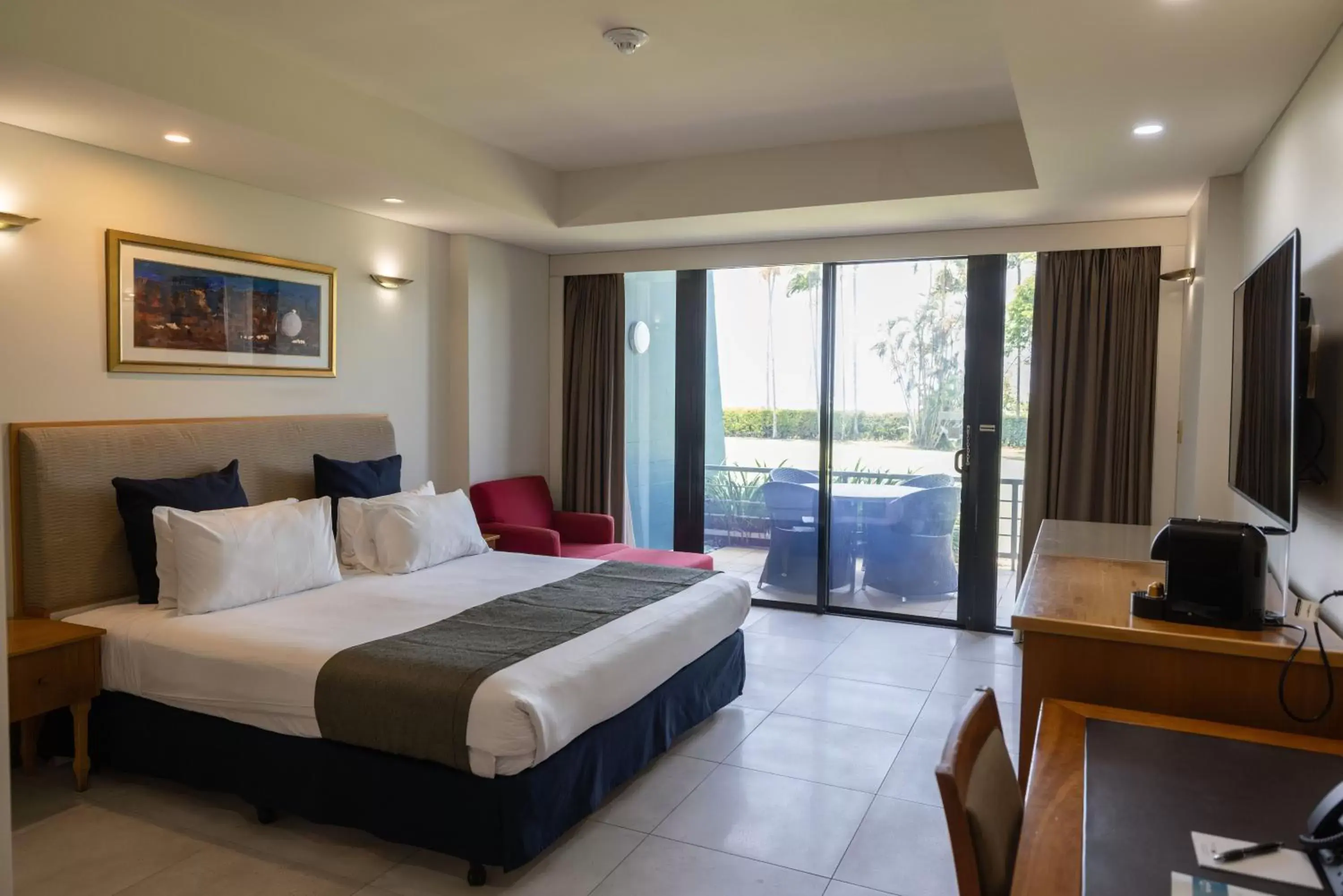 Bed in Mindil Beach Casino Resort