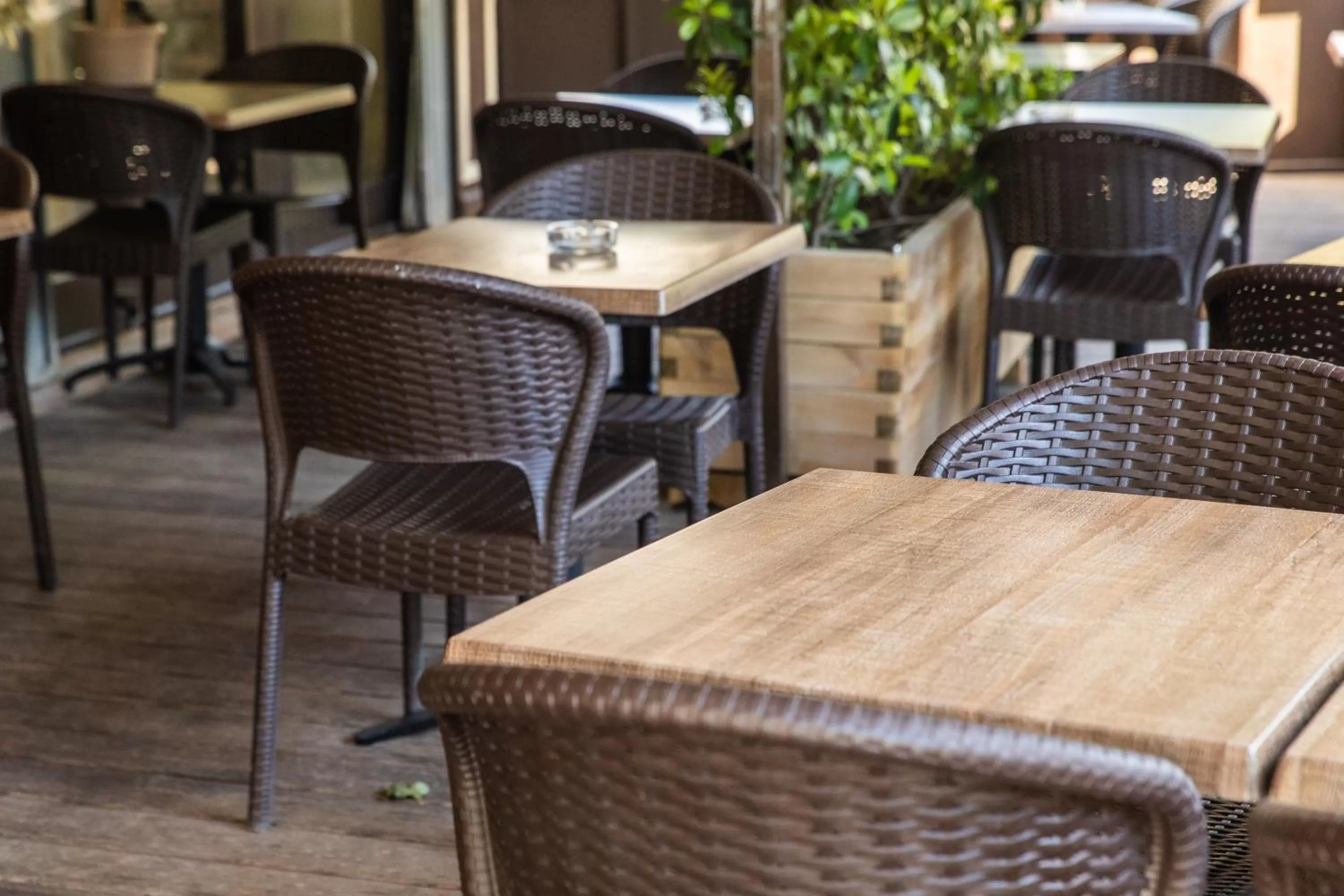 Property building, Restaurant/Places to Eat in Chambres D' hôtes Les Ormes