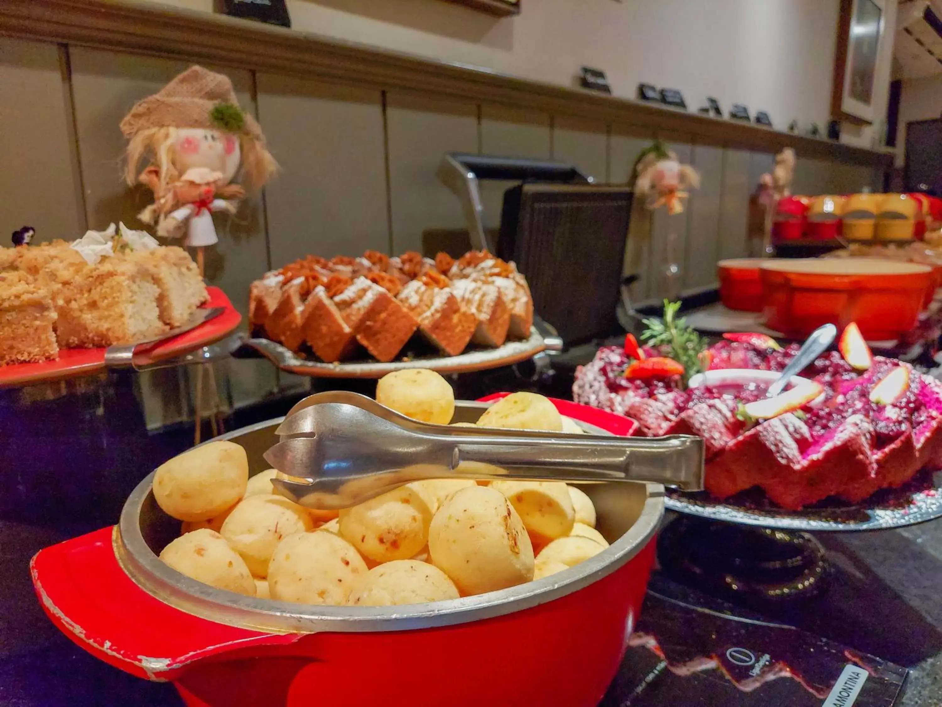 Breakfast, Food in Mercure Curitiba Batel