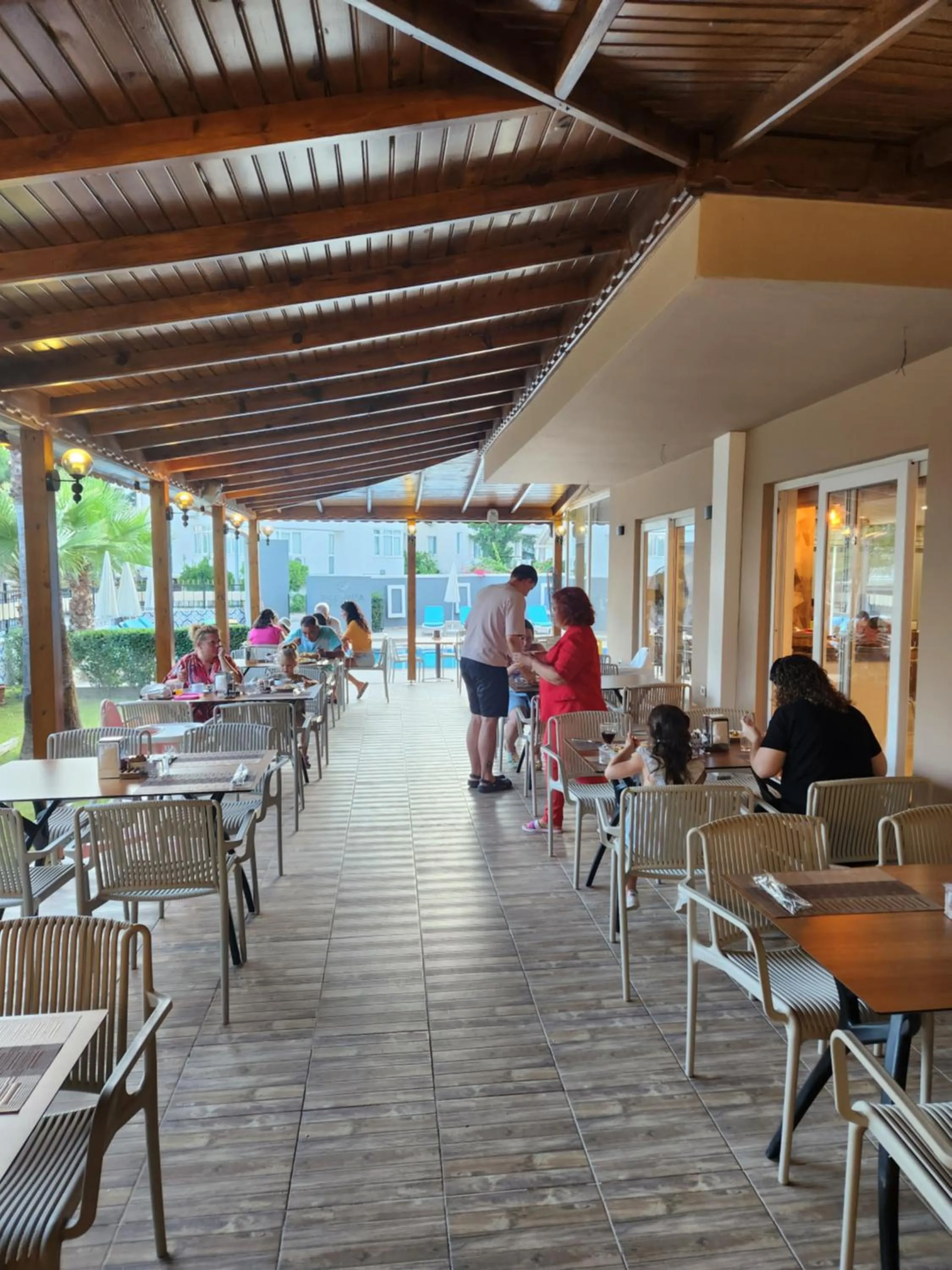 Restaurant/places to eat in Esperanza Hotel