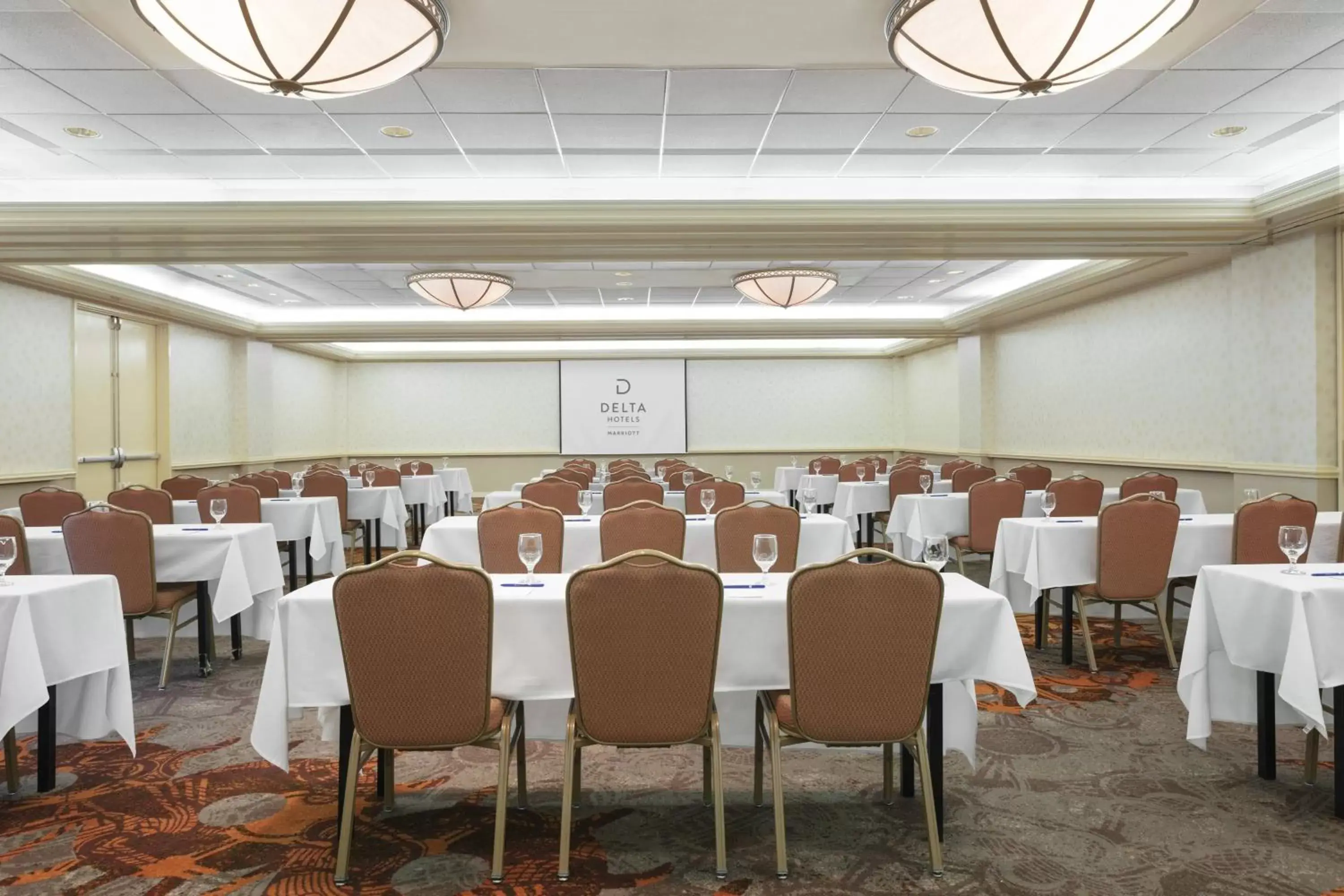 Meeting/conference room, Restaurant/Places to Eat in Delta Hotels by Marriott Baltimore North