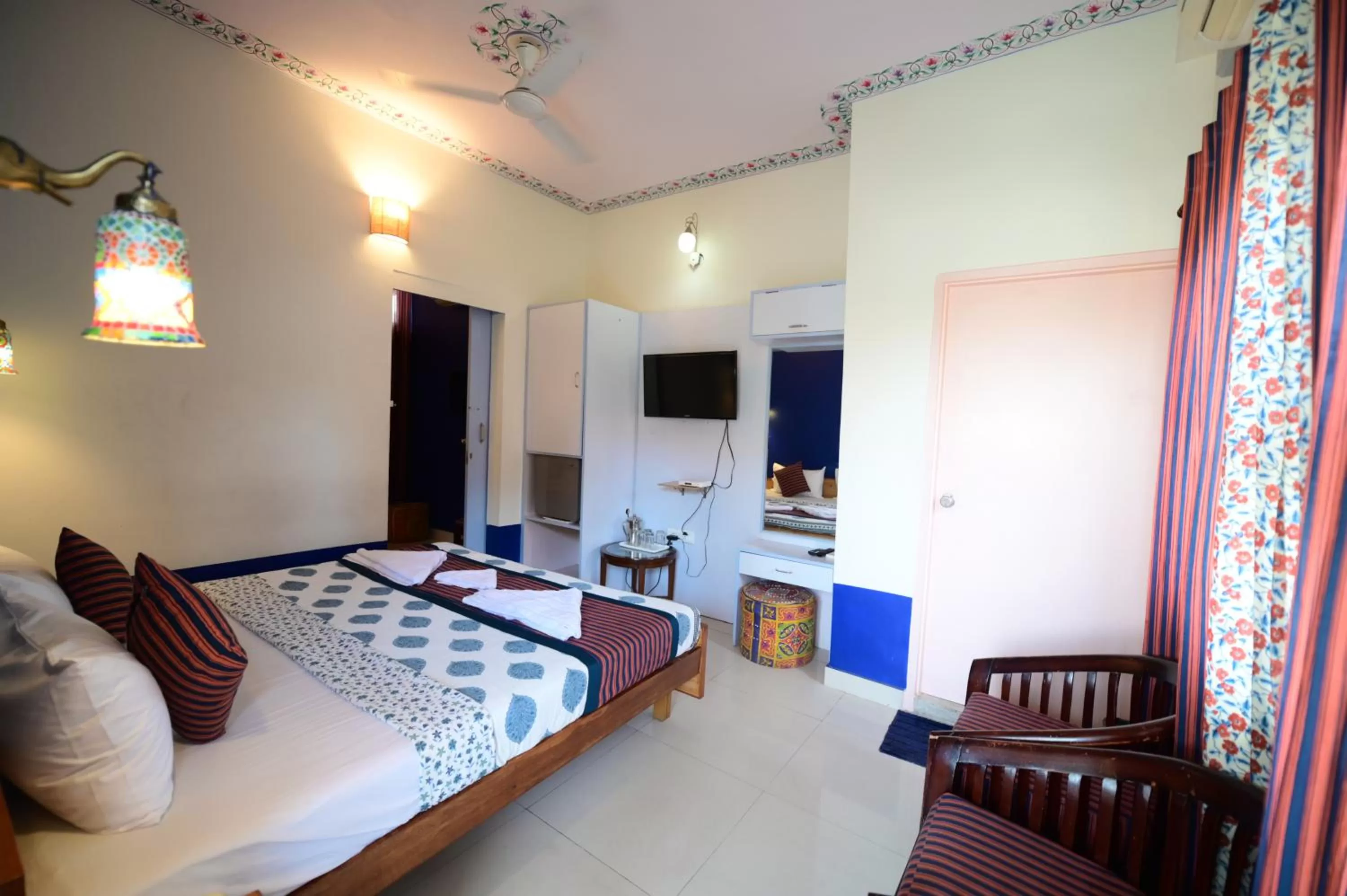 TV and multimedia, Bed in Chitra Katha - A Story Per Stay