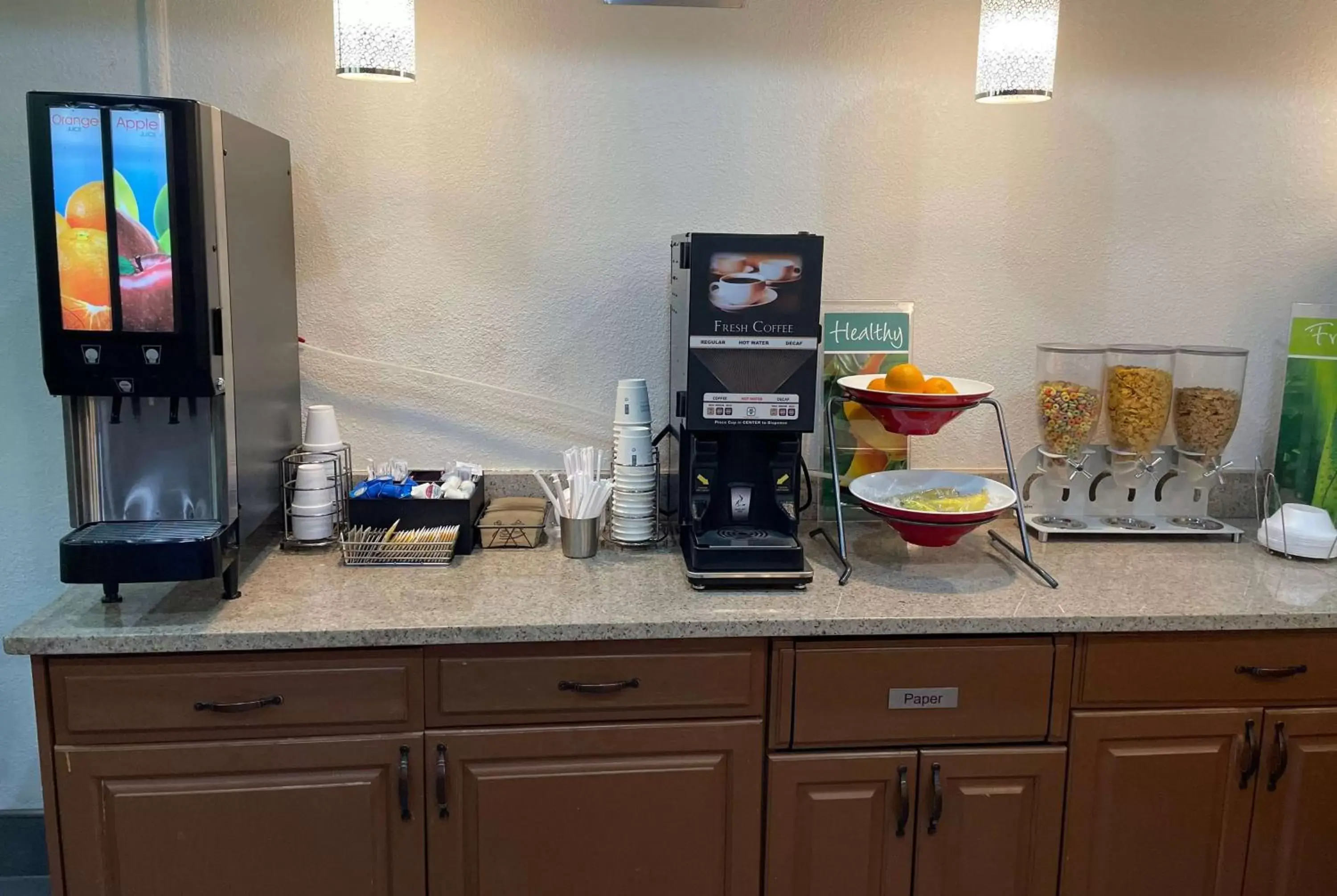 Breakfast, Kitchen/Kitchenette in Wingate by Wyndham Marion