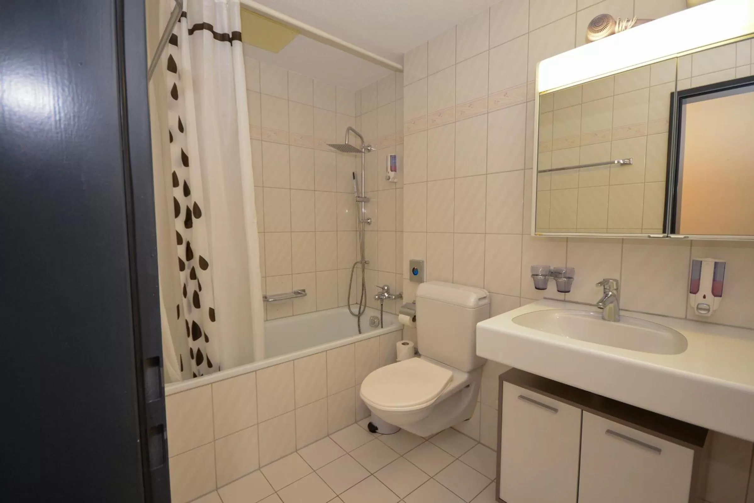 Bath in Seehotel Riviera at Lake Lucerne