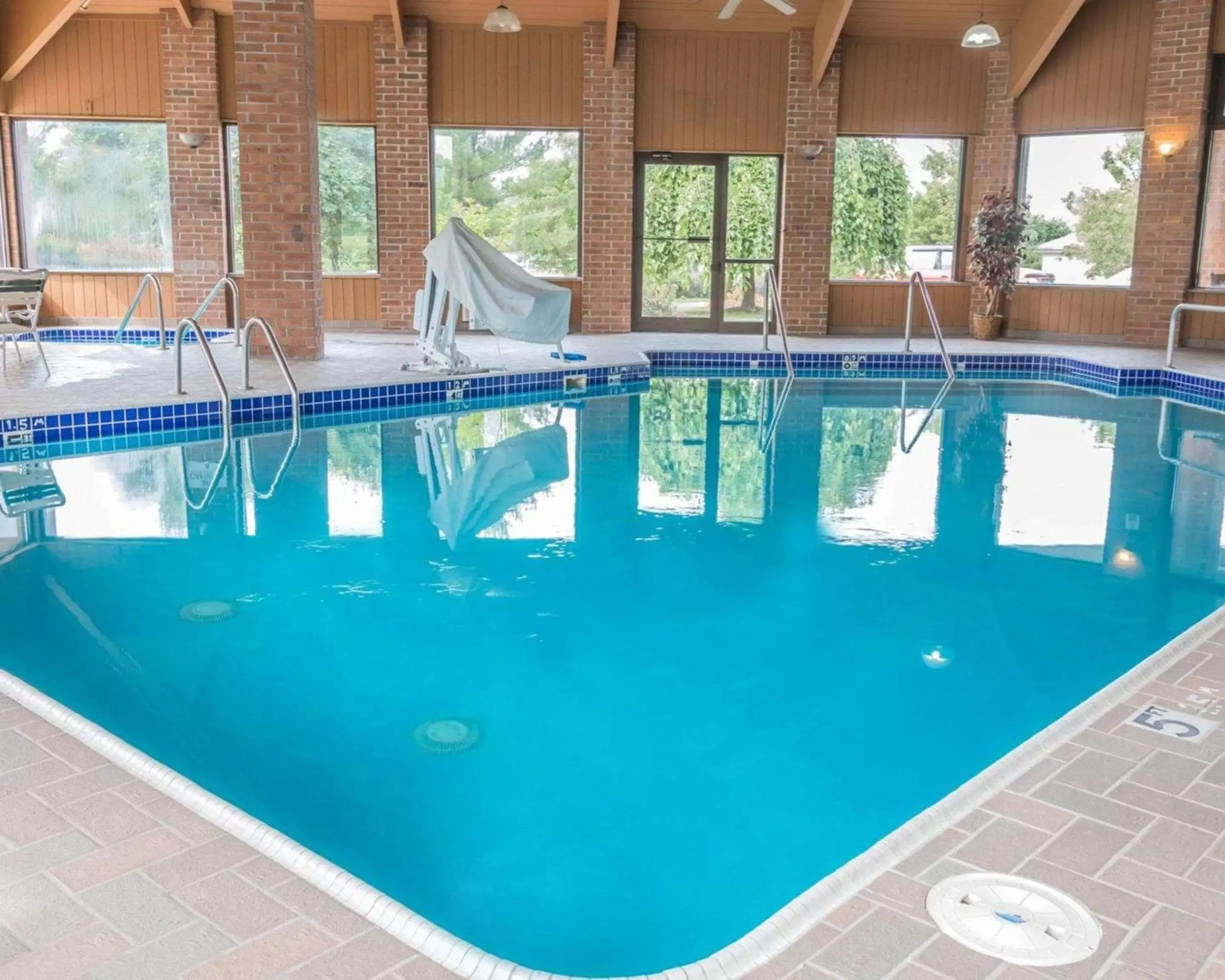 On site, Swimming Pool in Quality Inn Grand Rapids North