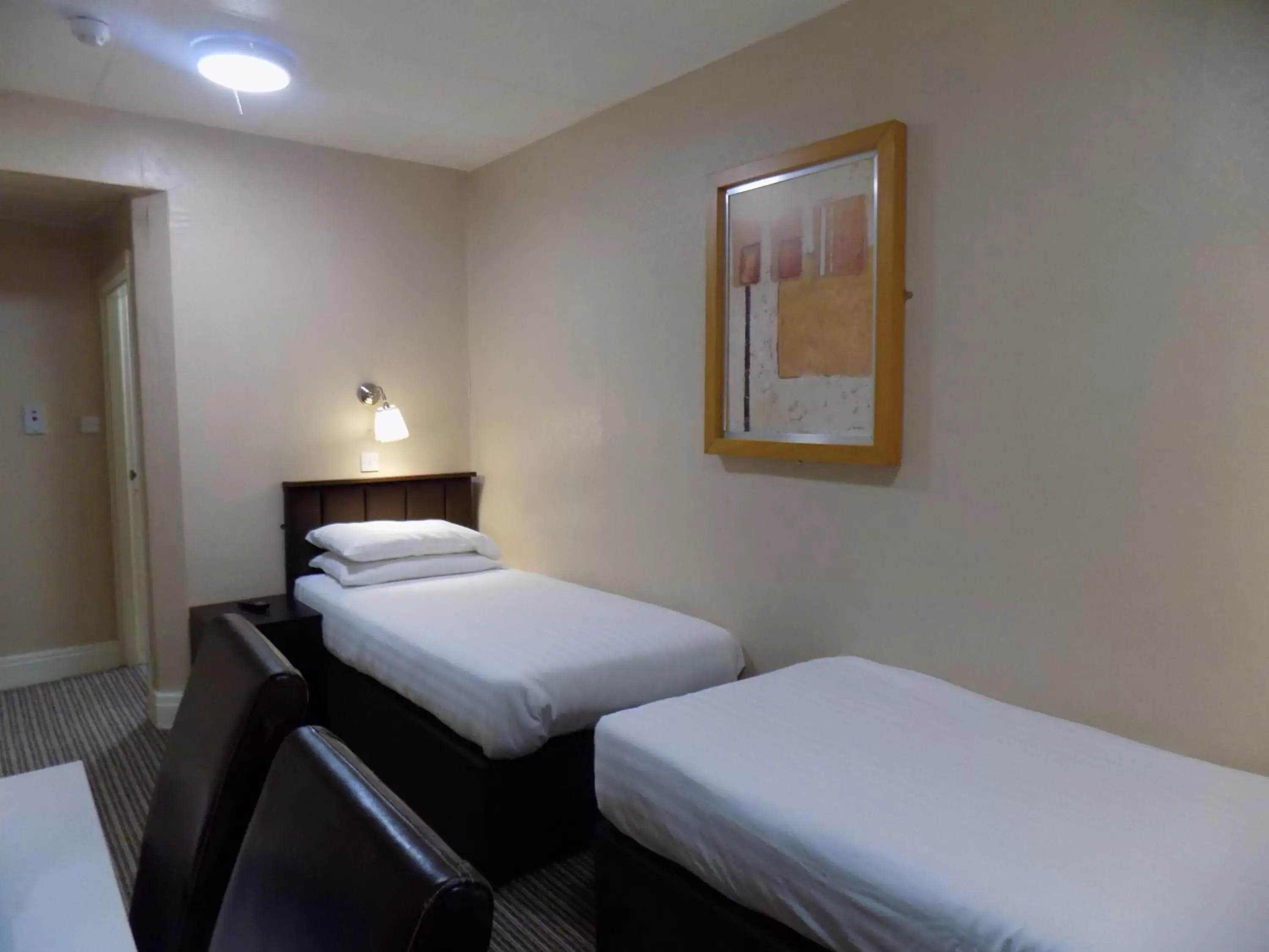 Facility for disabled guests, Bed in The Beechfield Hotel