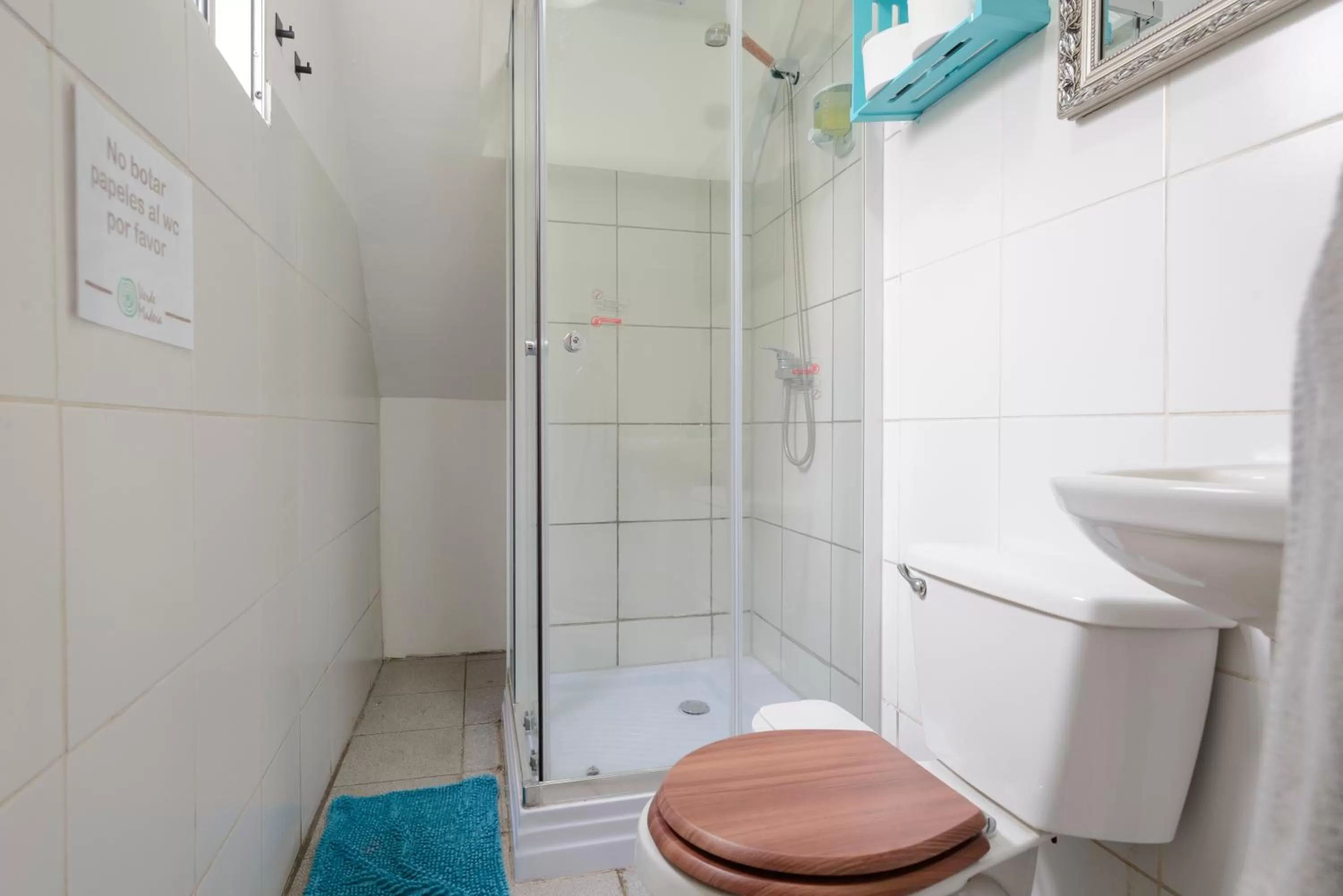 Bathroom in Verde Madera Hostel B&B