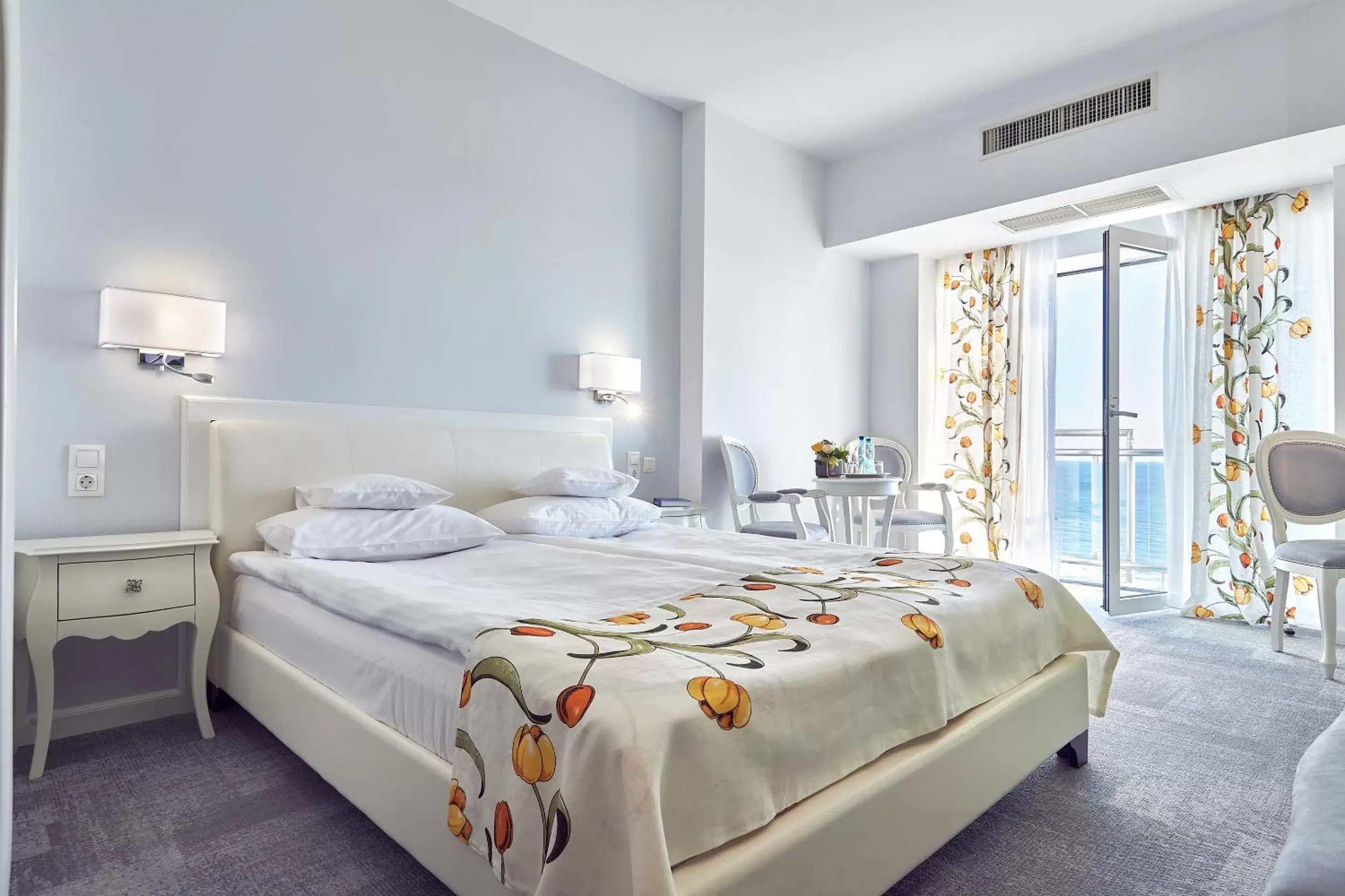 Bedroom, Bed in Continental Forum Constanta