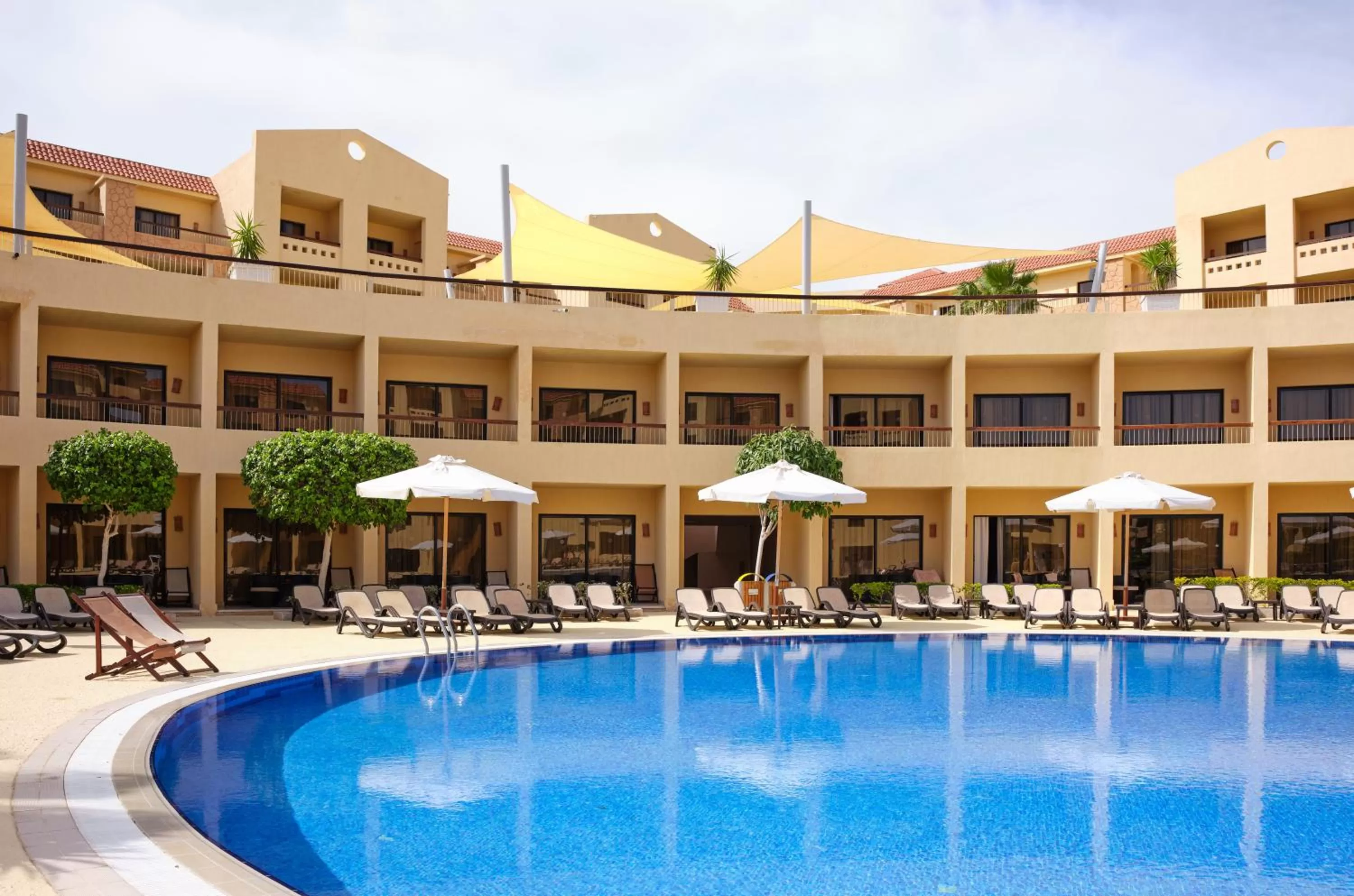 Property building in Coral Sea Aqua Club Resort