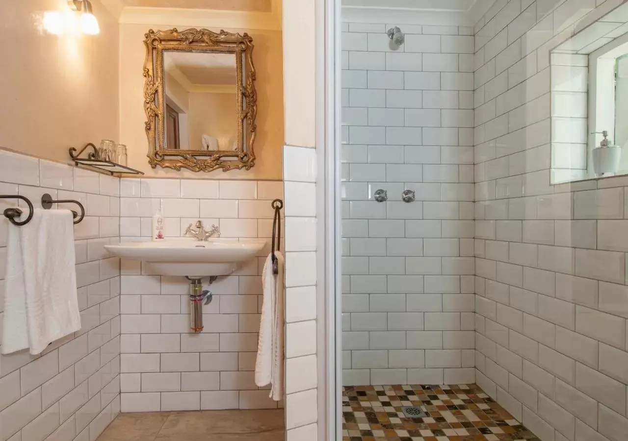 Bathroom in Hotel Roosje van de Kaap