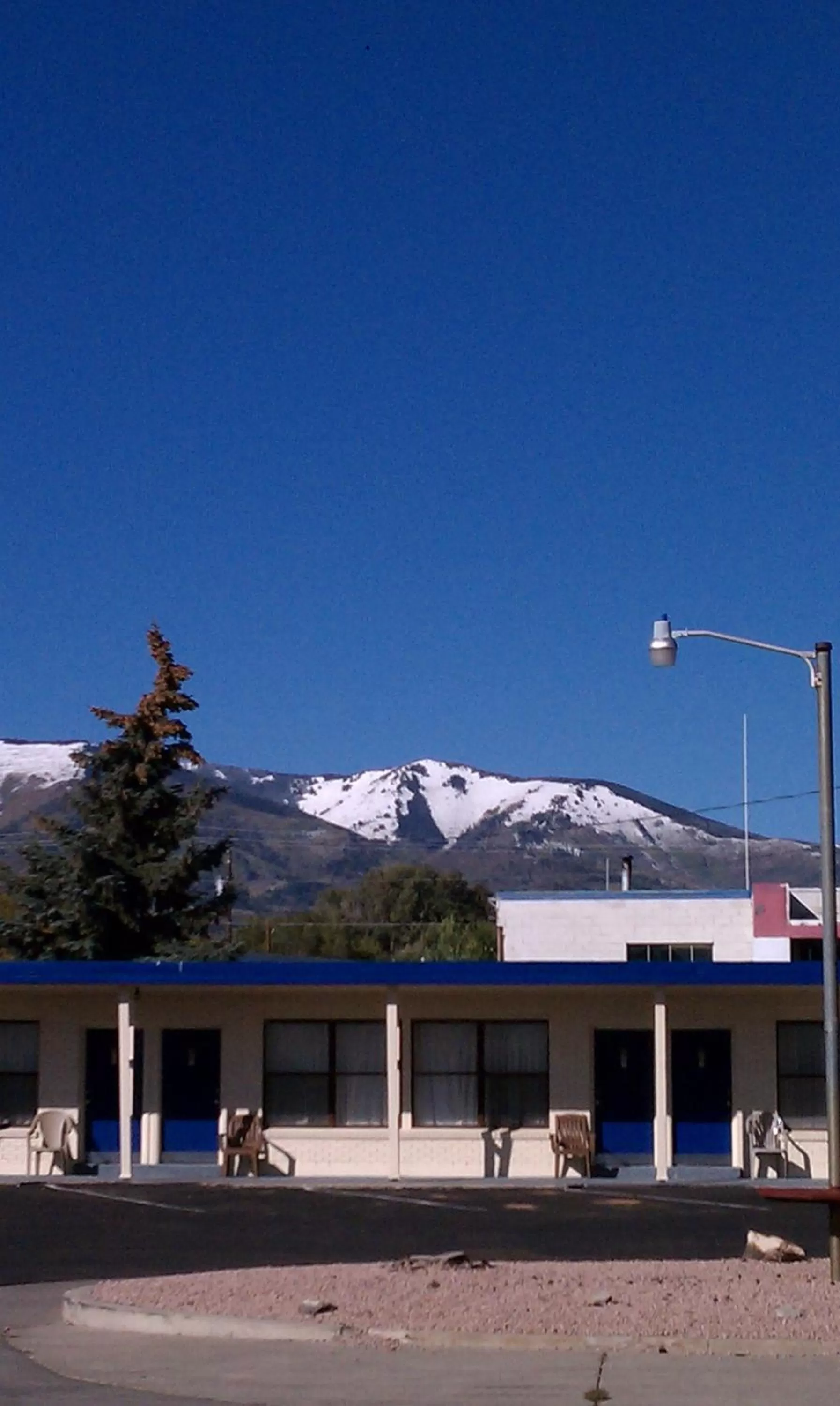 Patio in The Monticello Inn