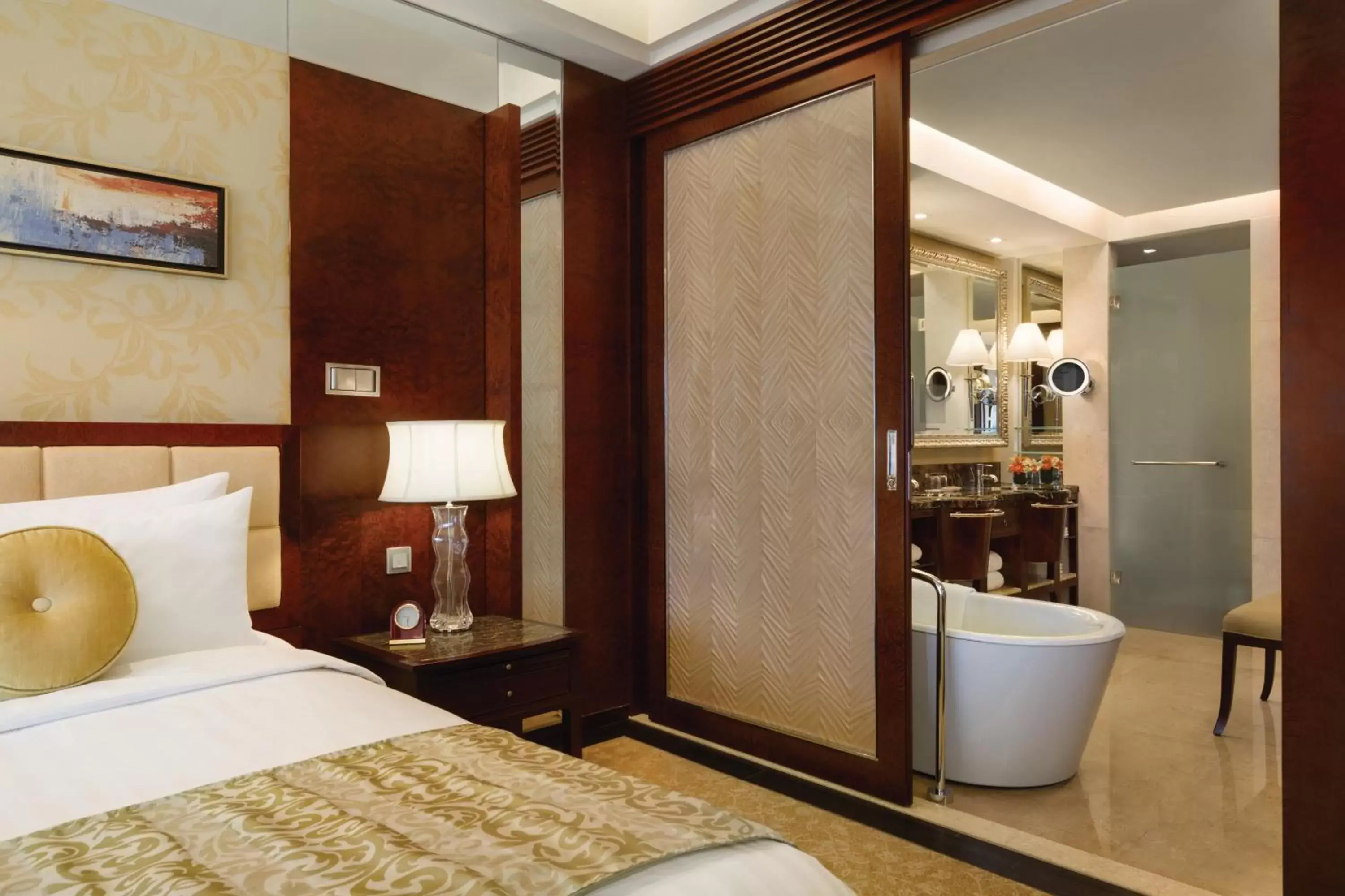 Bathroom, Bed in Shangri-La Qingdao - May Fourth Square