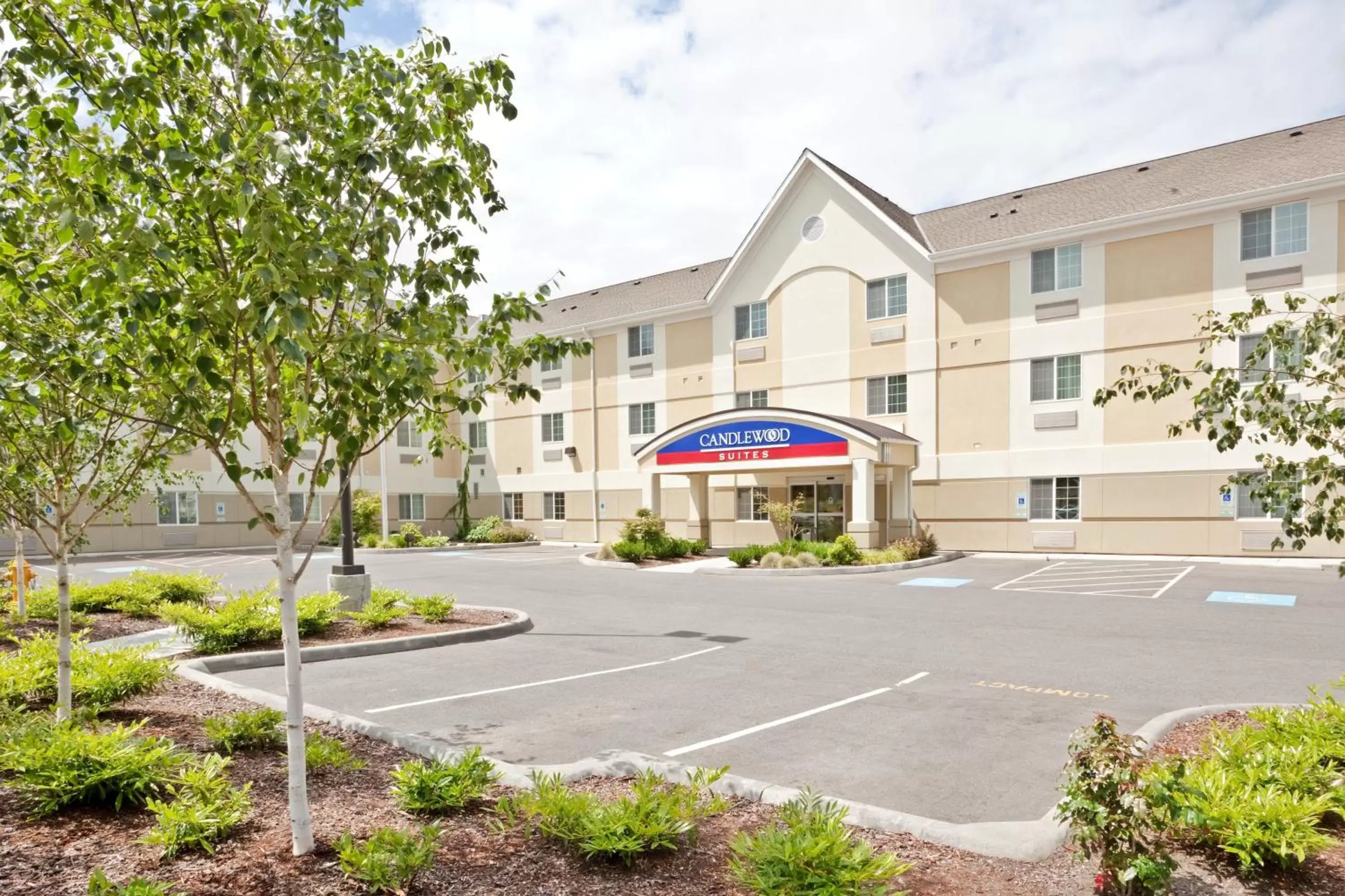 Property building in Candlewood Suites Oak Harbor, an IHG Hotel