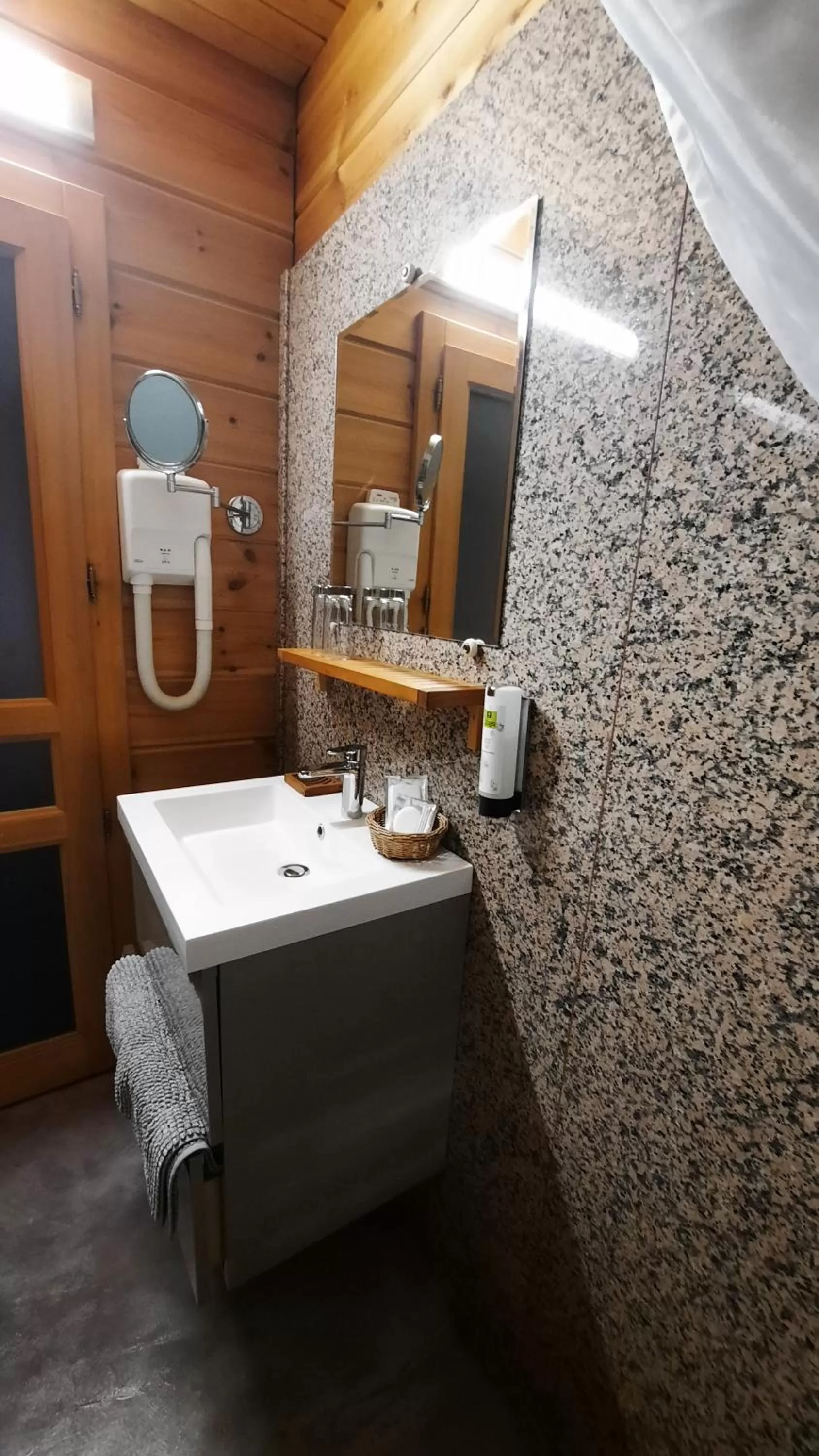 Bathroom in L'Etable Gourmande