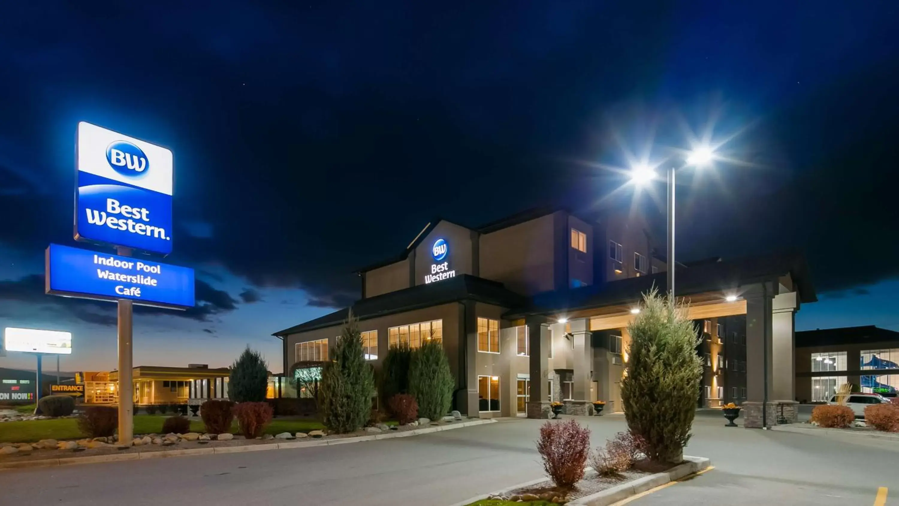 Property Building in Best Western Cranbrook Hotel