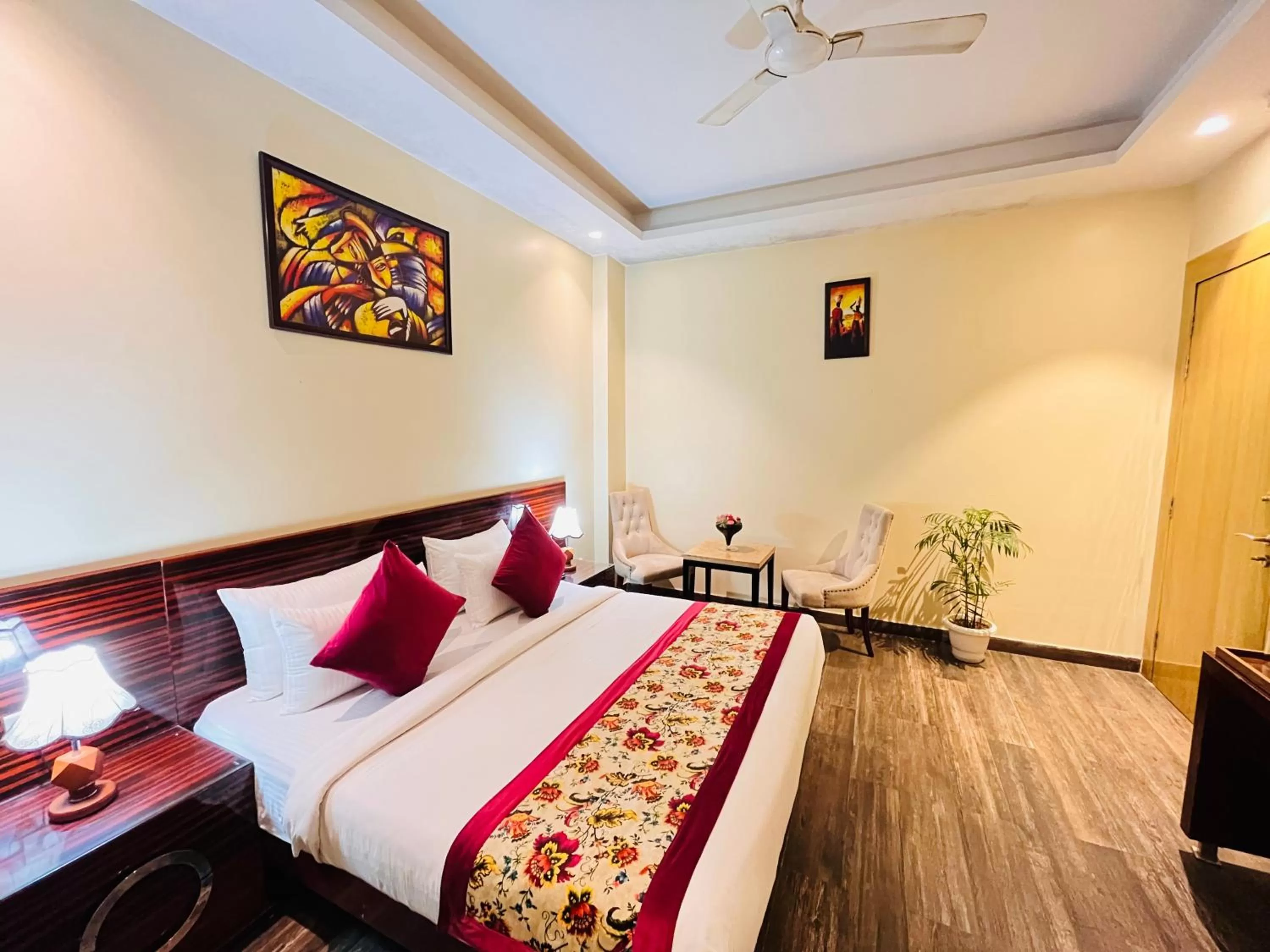Bed in Hotel Banz near Delhi Airport