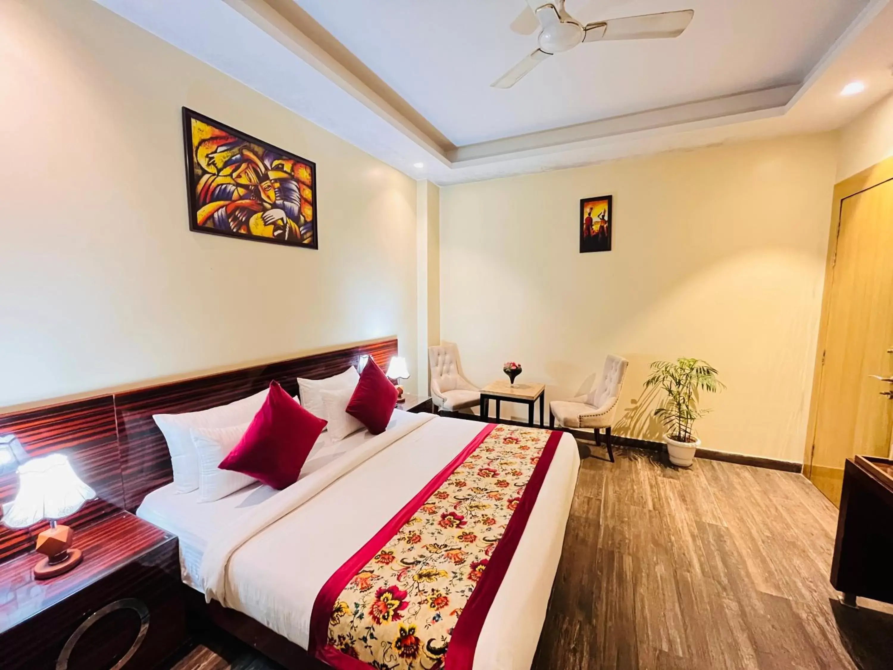 Bed in Hotel Banz - Near Delhi International Airport