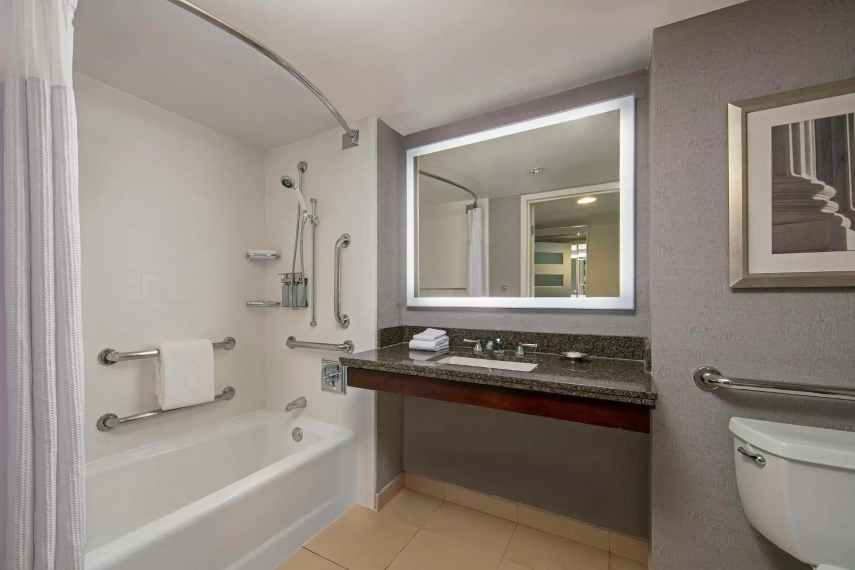Bathroom in Sonesta Charlotte Executive Park