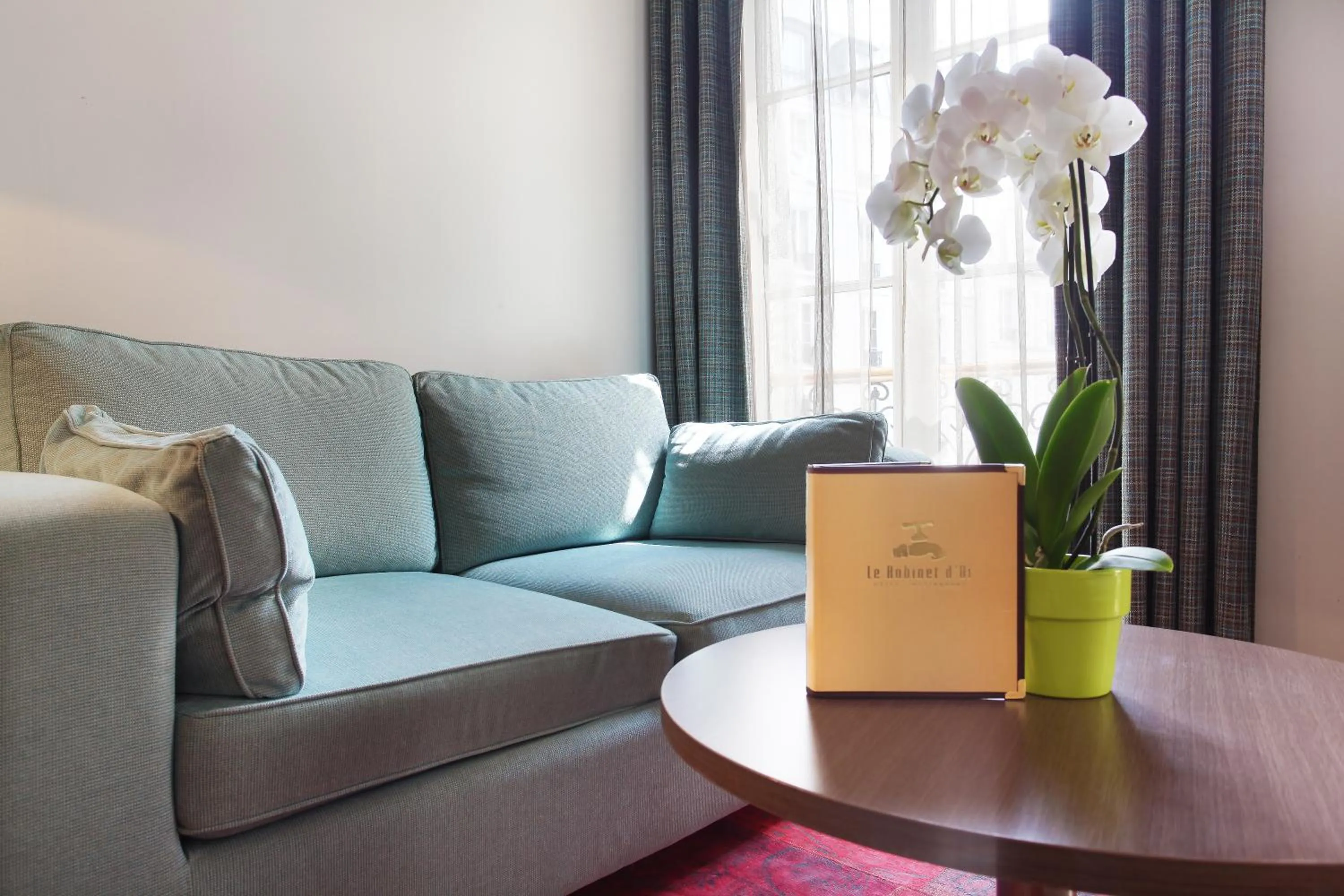 Superior Double Room in Le Robinet d'Or Paris Canal Saint Martin