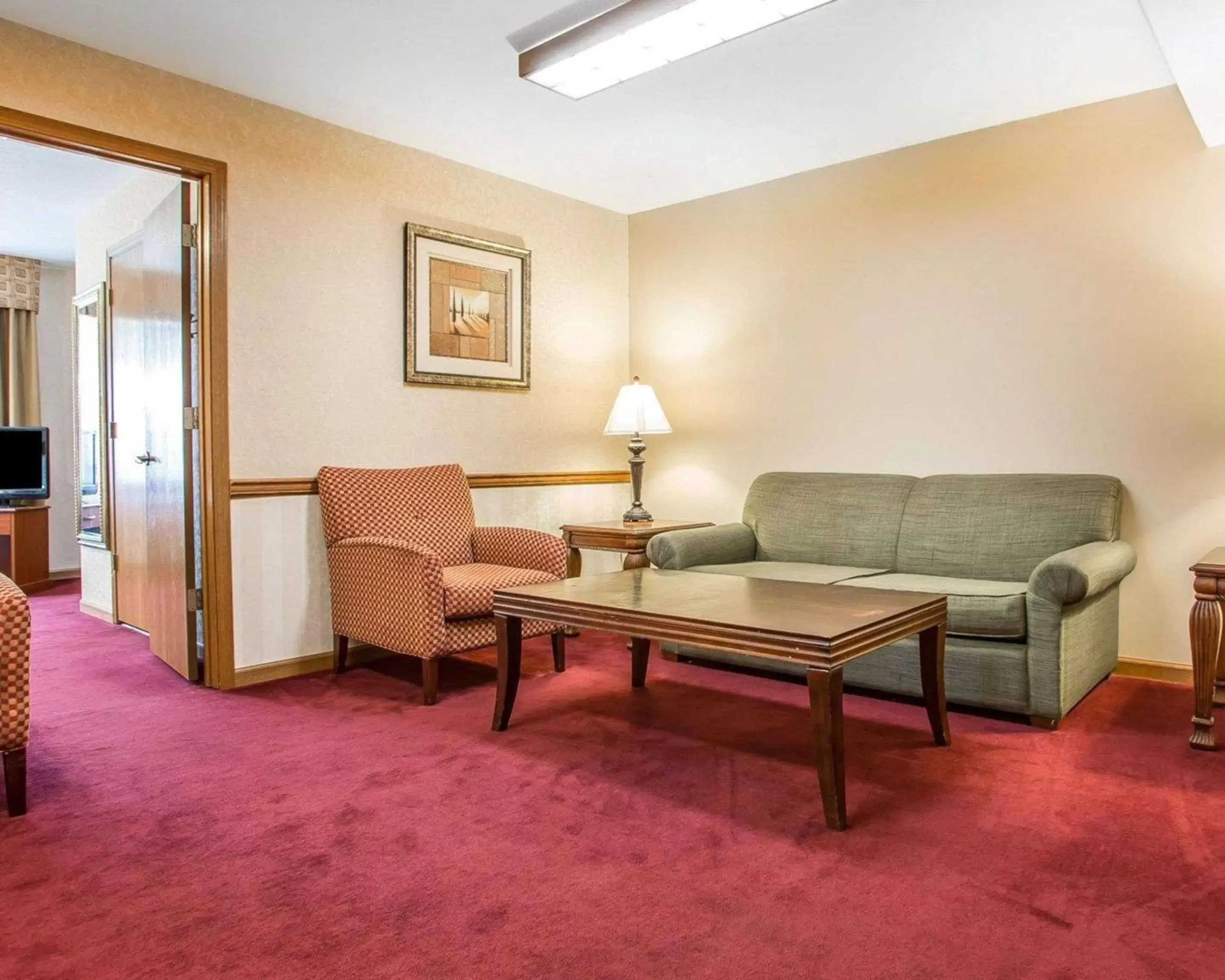 Photo of the whole room, Seating Area in Comfort Inn Van Wert