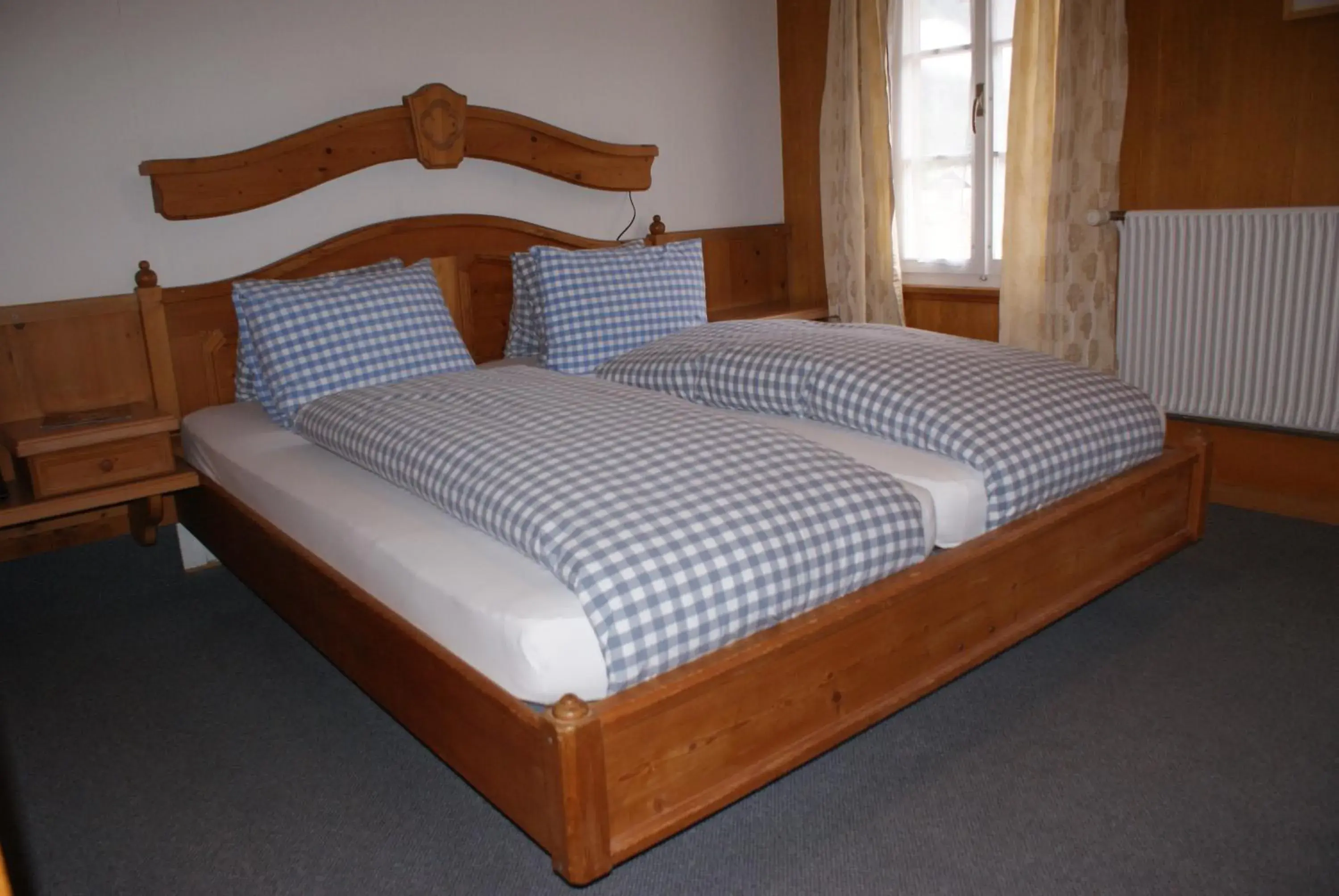 Bed in Baeren Hotel, The Bear Inn