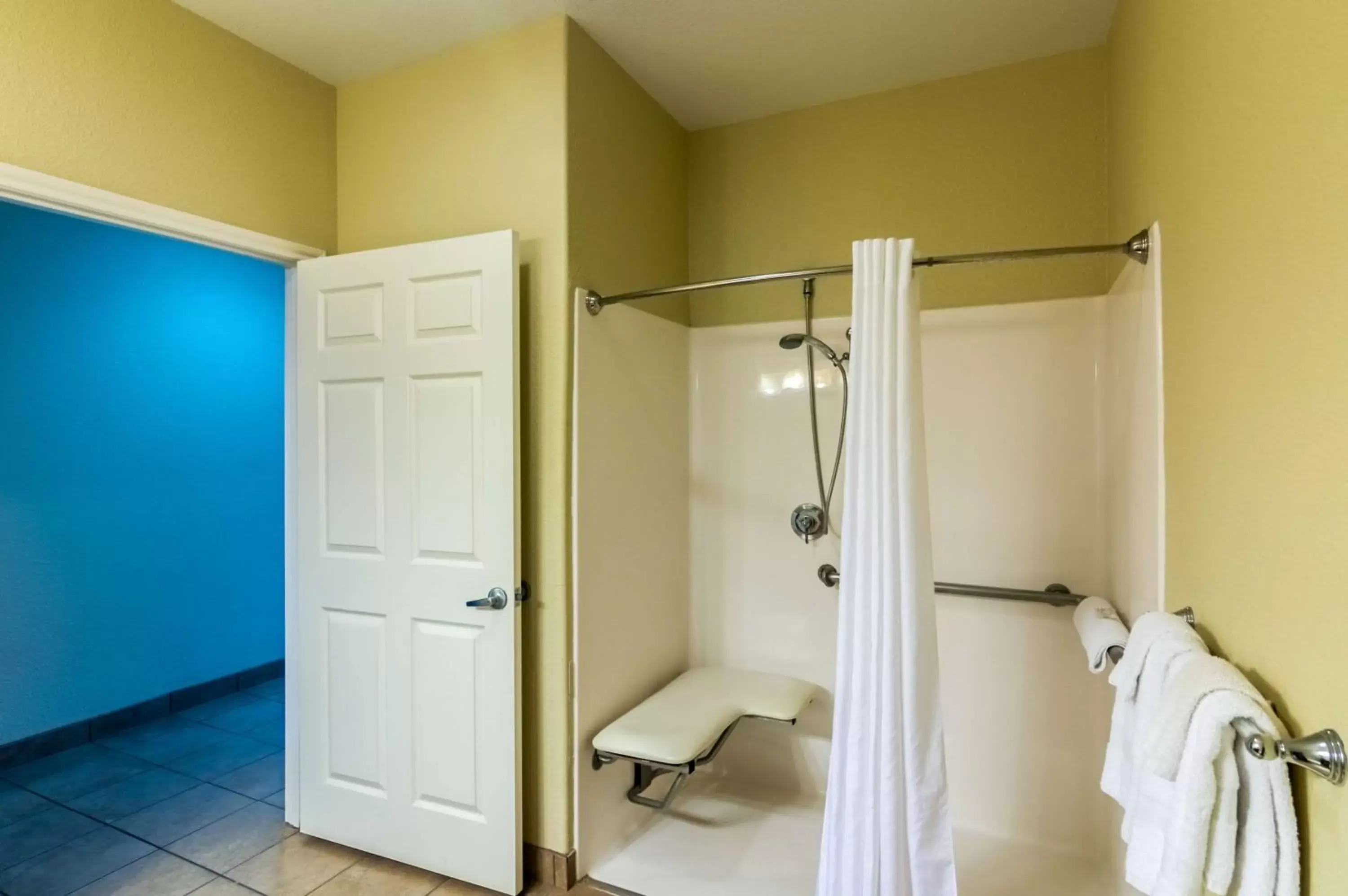 Shower, Bathroom in Motel 6-Colorado City, TX
