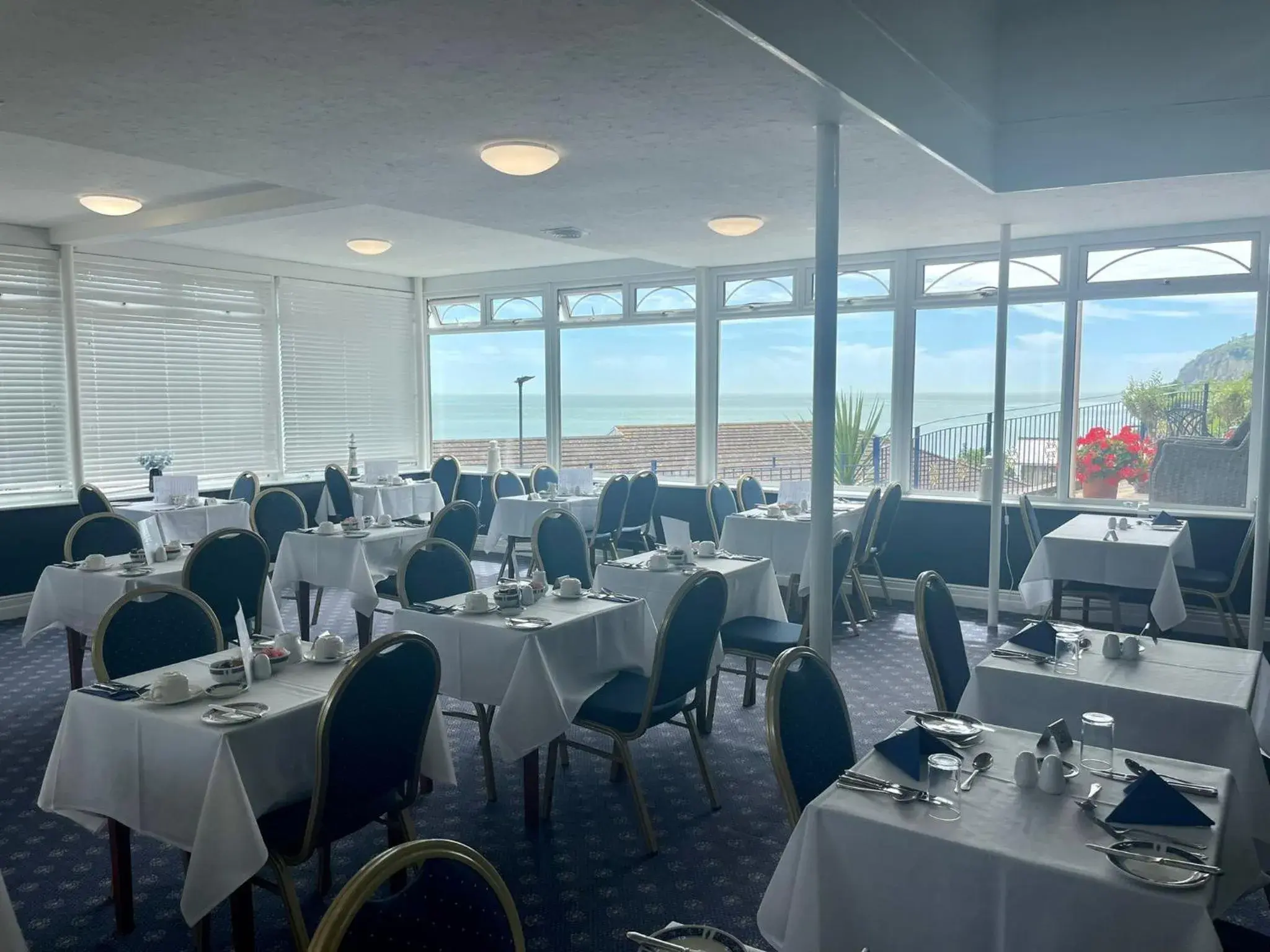 Restaurant/Places to Eat in Channel View Hotel