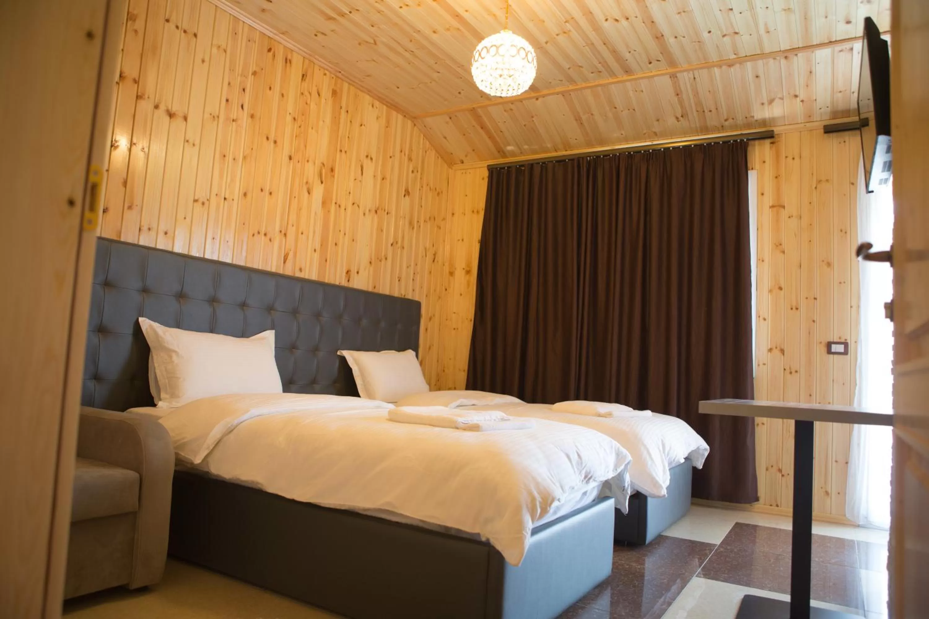 Fishing, Bed in Buna Park Hotel