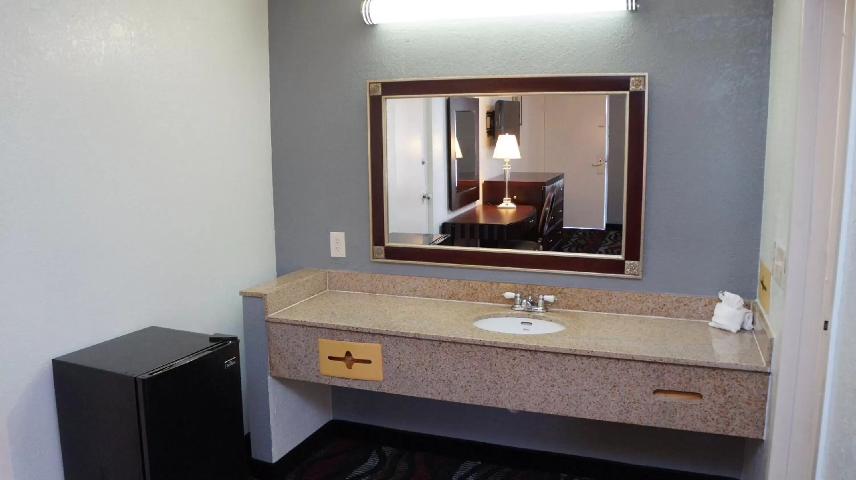 Bathroom in Riverview Inn Bathroom in Riverview Inn