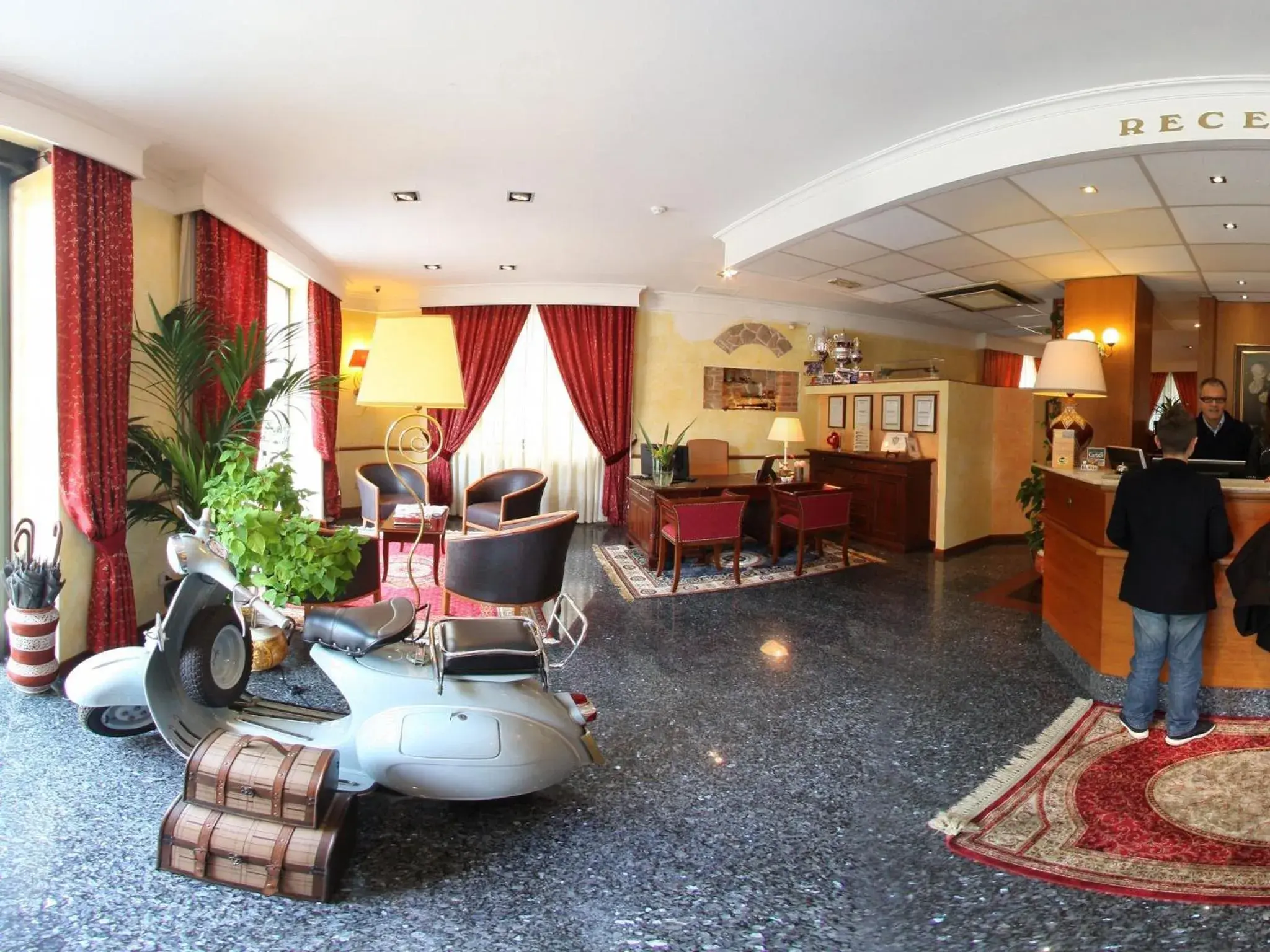 Lobby or reception in Hotel La Pace - Experience