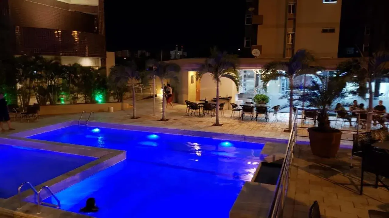 Swimming Pool in Garbos Trade Hotel