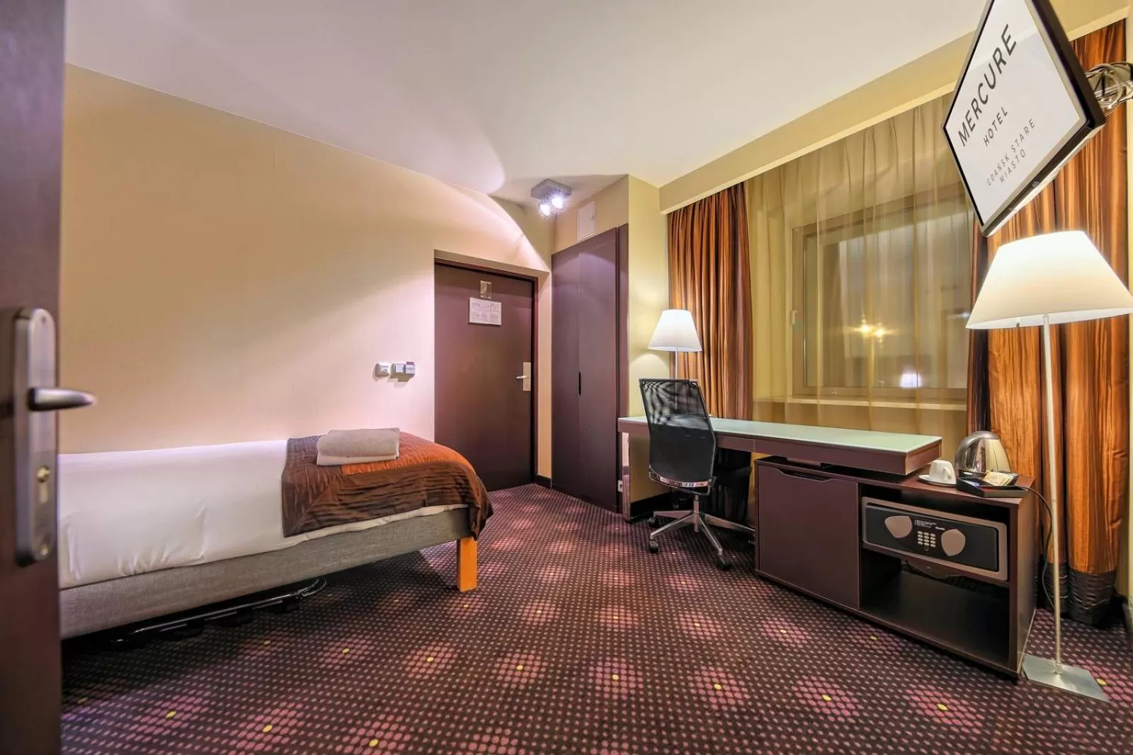 Bed in Mercure Gdańsk Stare Miasto