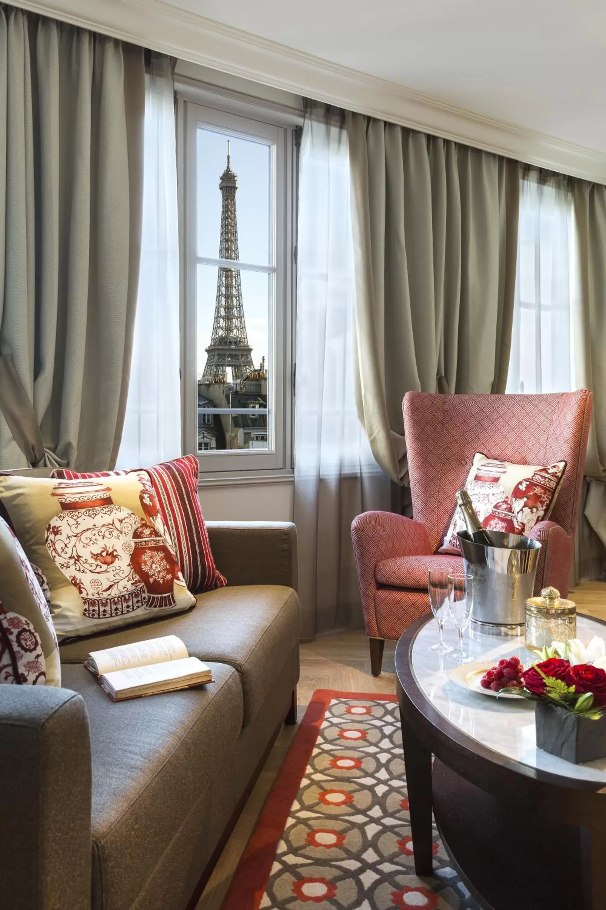 View (from property/room), Seating Area in La Clef Tour Eiffel Paris by The Crest Collection